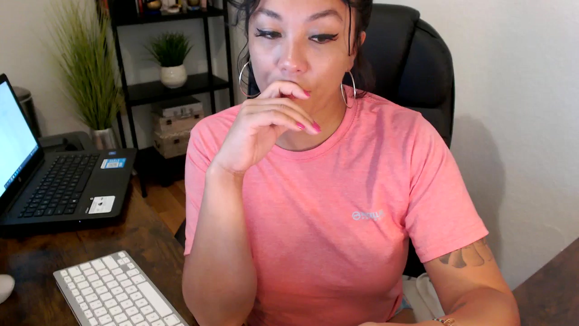 Gallery image thumbnail from MickaylaMoon's myfreecams stream on, 09/09/2024, 16:24 image 18 of 20