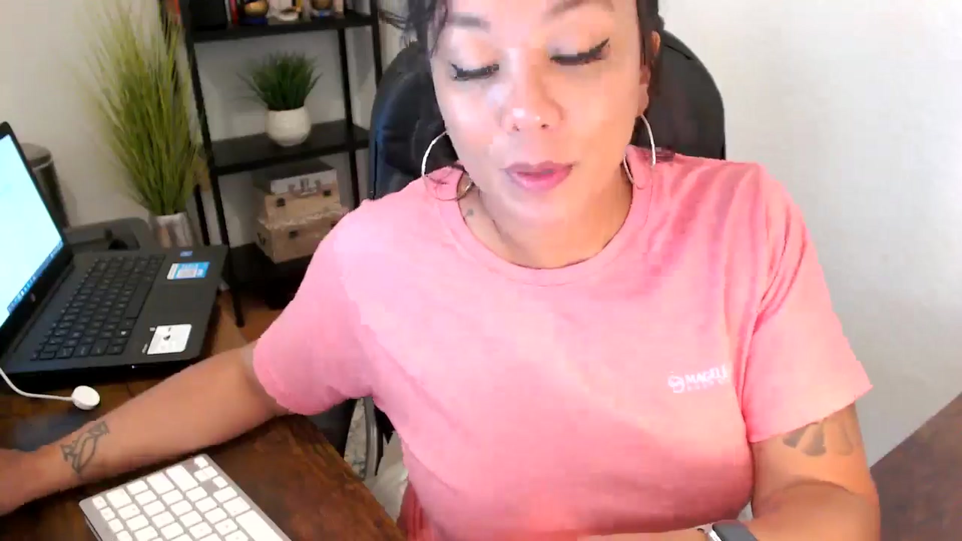 Gallery image thumbnail from MickaylaMoon's myfreecams stream on, 09/09/2024, 16:51 image 16 of 20
