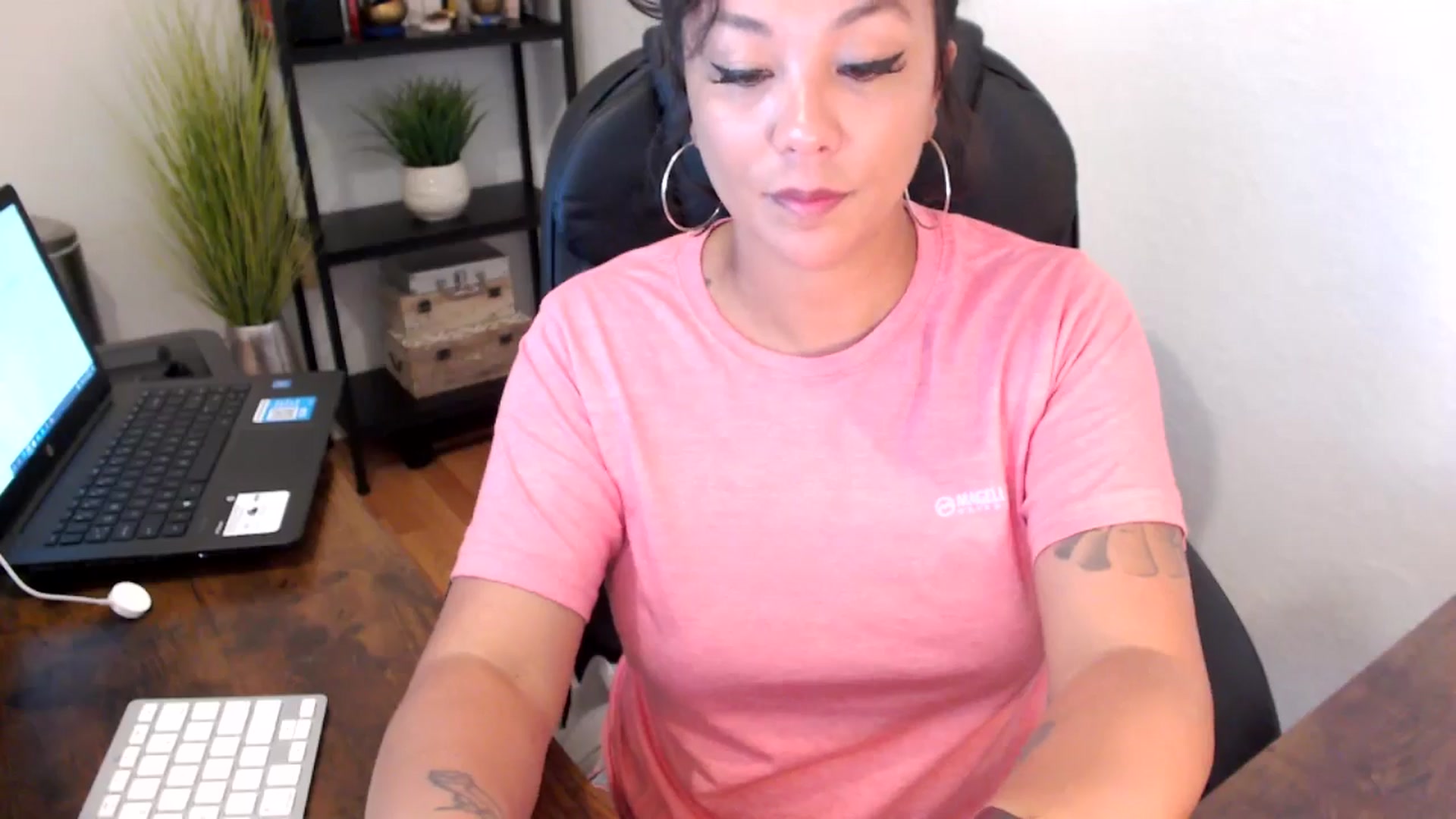 Gallery image thumbnail from MickaylaMoon's myfreecams stream on, 09/09/2024, 16:51 image 13 of 20