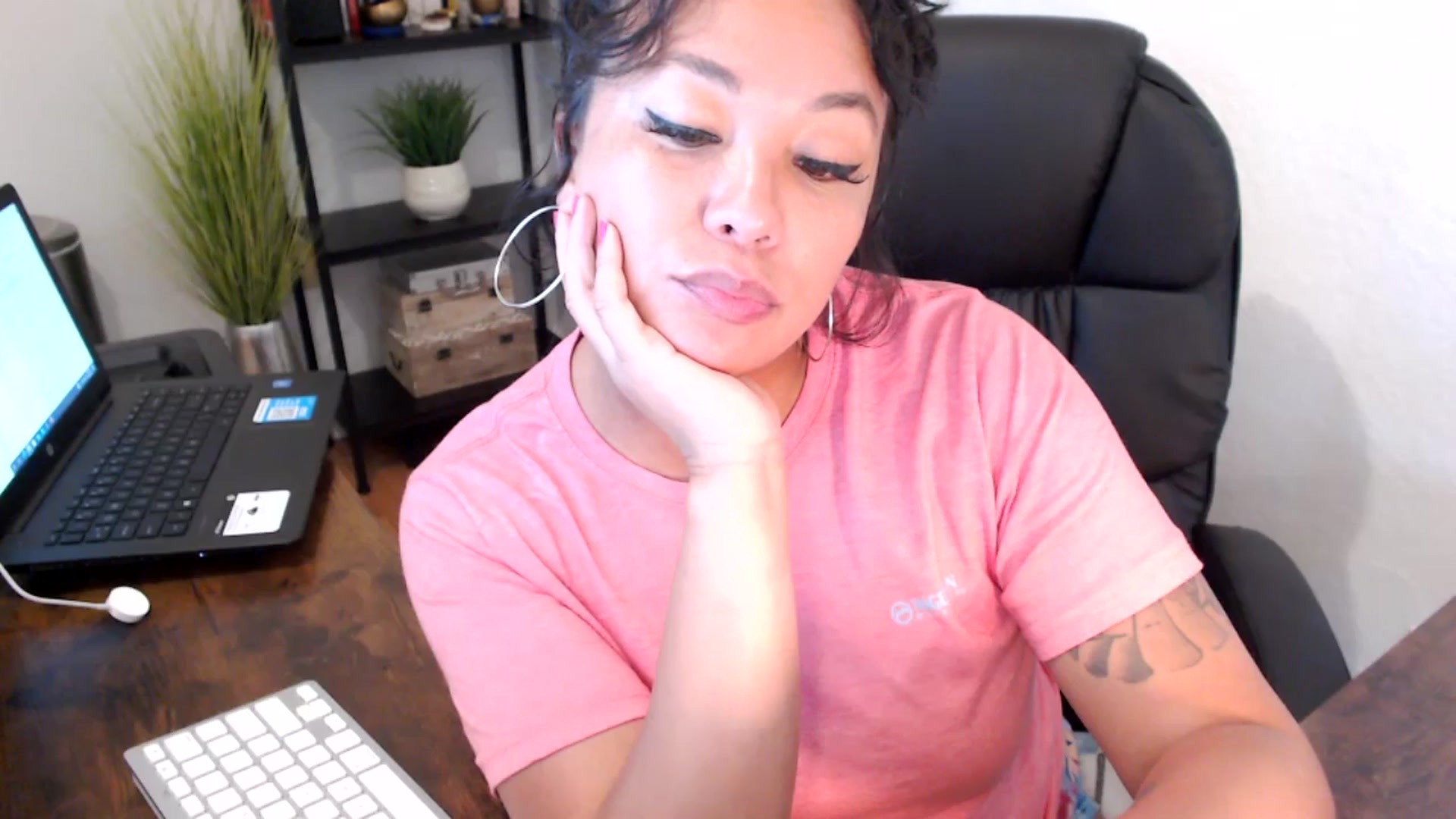 Gallery image thumbnail from MickaylaMoon's myfreecams stream on, 09/09/2024, 17:42 image 6 of 20