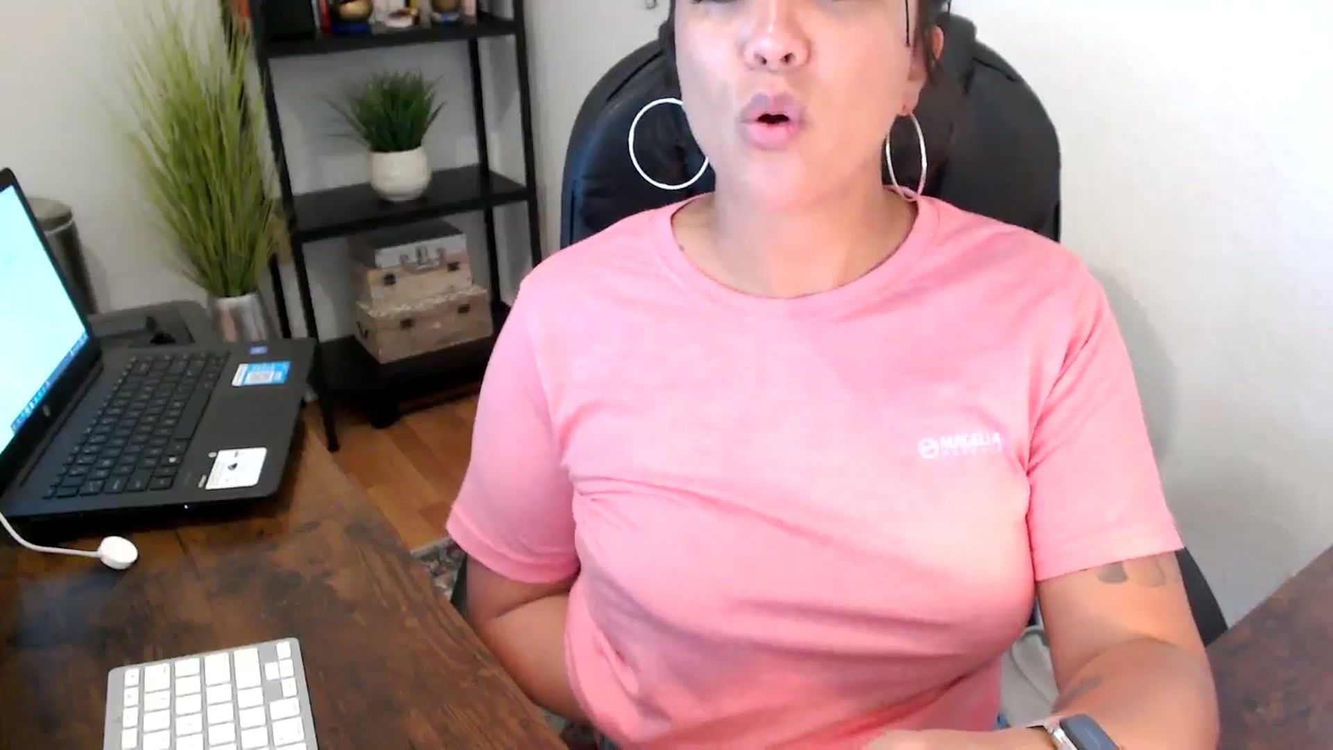 Gallery image thumbnail from MickaylaMoon's myfreecams stream on, 09/09/2024, 17:42 image 13 of 20
