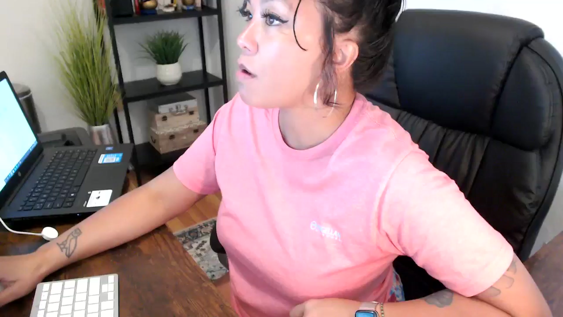 Gallery image thumbnail from MickaylaMoon's myfreecams stream on, 09/09/2024, 17:42 image 2 of 20