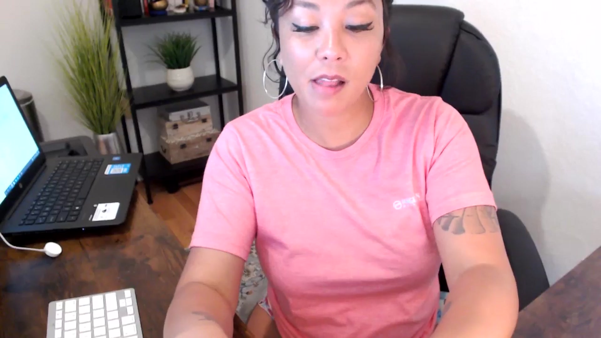 Gallery image thumbnail from MickaylaMoon's myfreecams stream on, 09/09/2024, 17:42 image 7 of 20