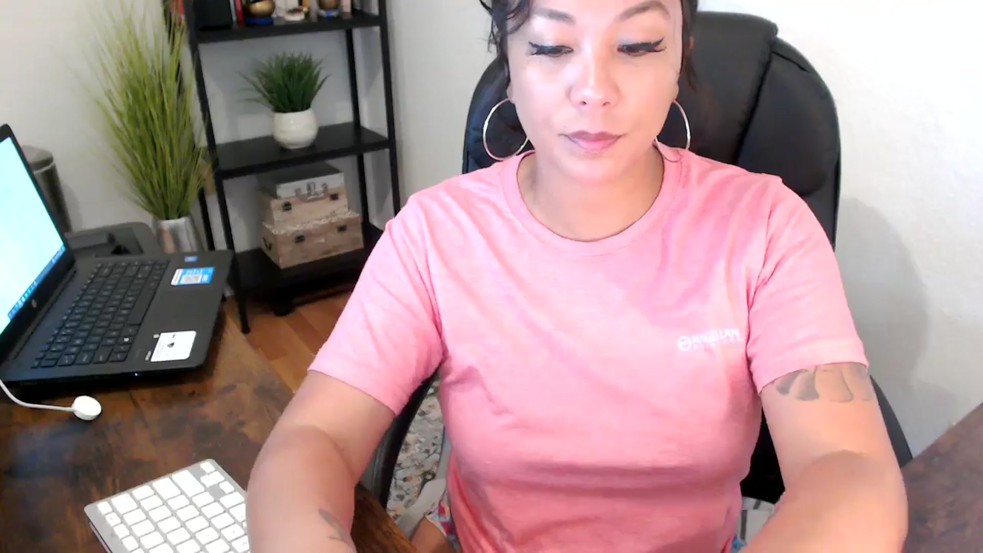 Gallery image thumbnail from MickaylaMoon's myfreecams stream on, 09/09/2024, 17:42 image 5 of 20