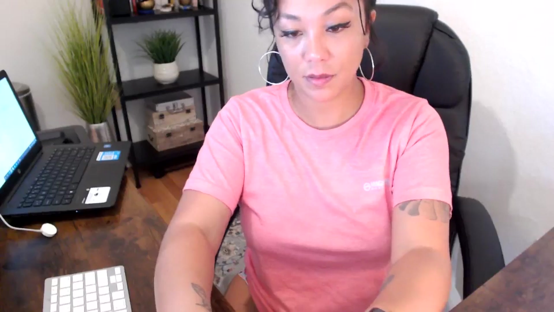 Gallery image thumbnail from MickaylaMoon's myfreecams stream on, 09/09/2024, 17:42 image 8 of 20