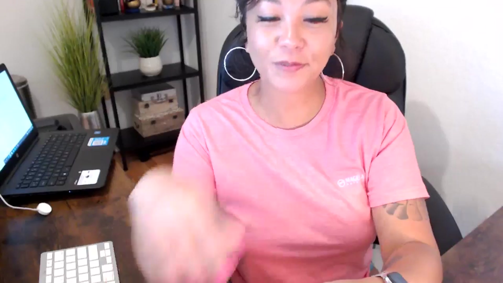 Gallery image thumbnail from MickaylaMoon's myfreecams stream on, 09/09/2024, 17:42 image 9 of 20