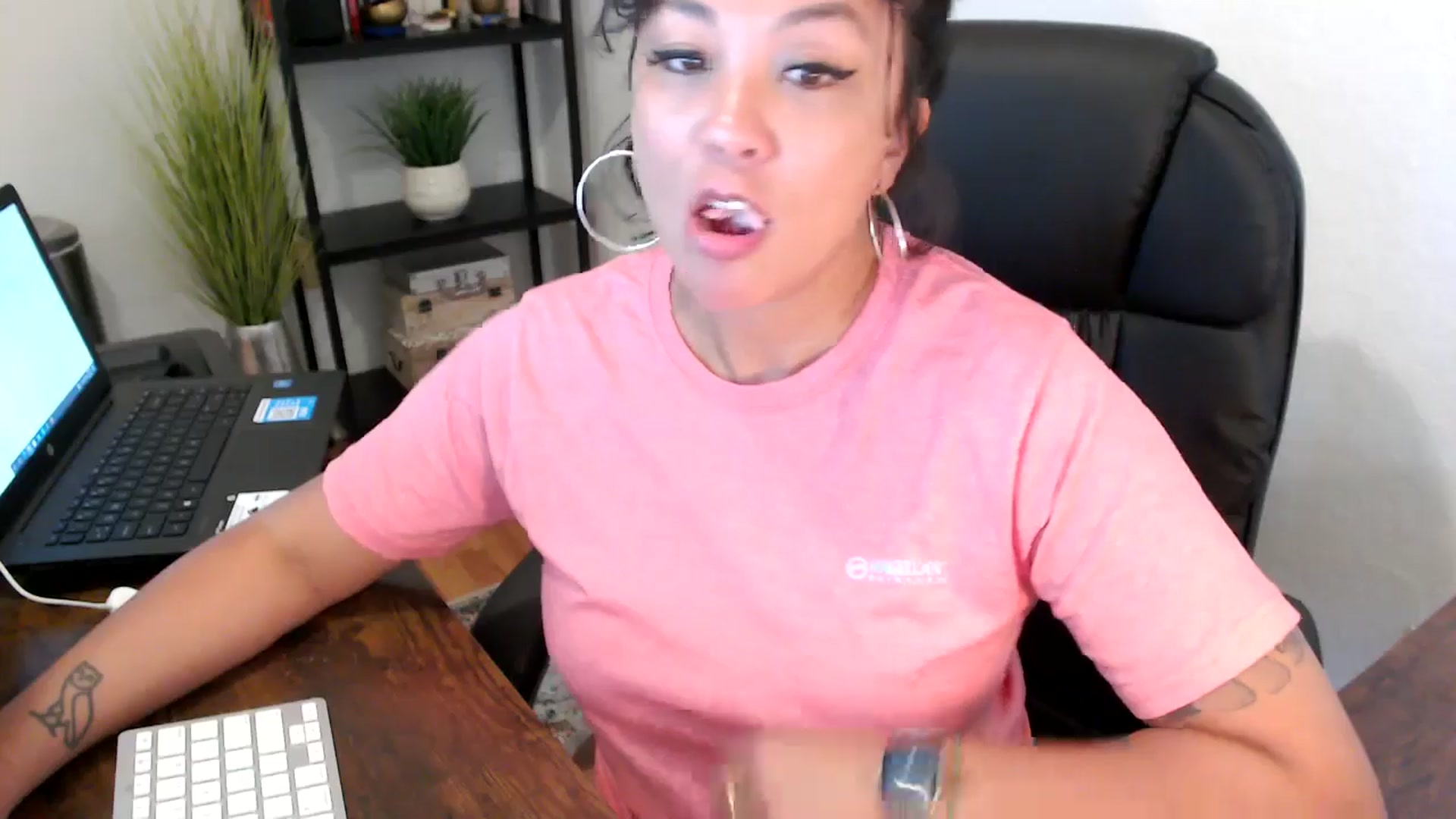 Gallery image thumbnail from MickaylaMoon's myfreecams stream on, 09/09/2024, 17:42 image 12 of 20