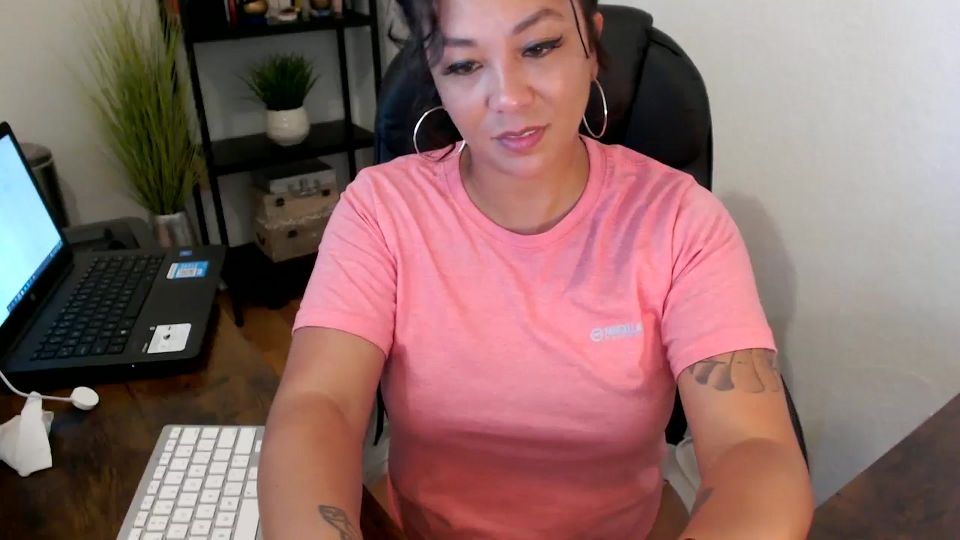 Gallery image thumbnail from MickaylaMoon's myfreecams stream on, 09/09/2024, 18:29 image 8 of 20