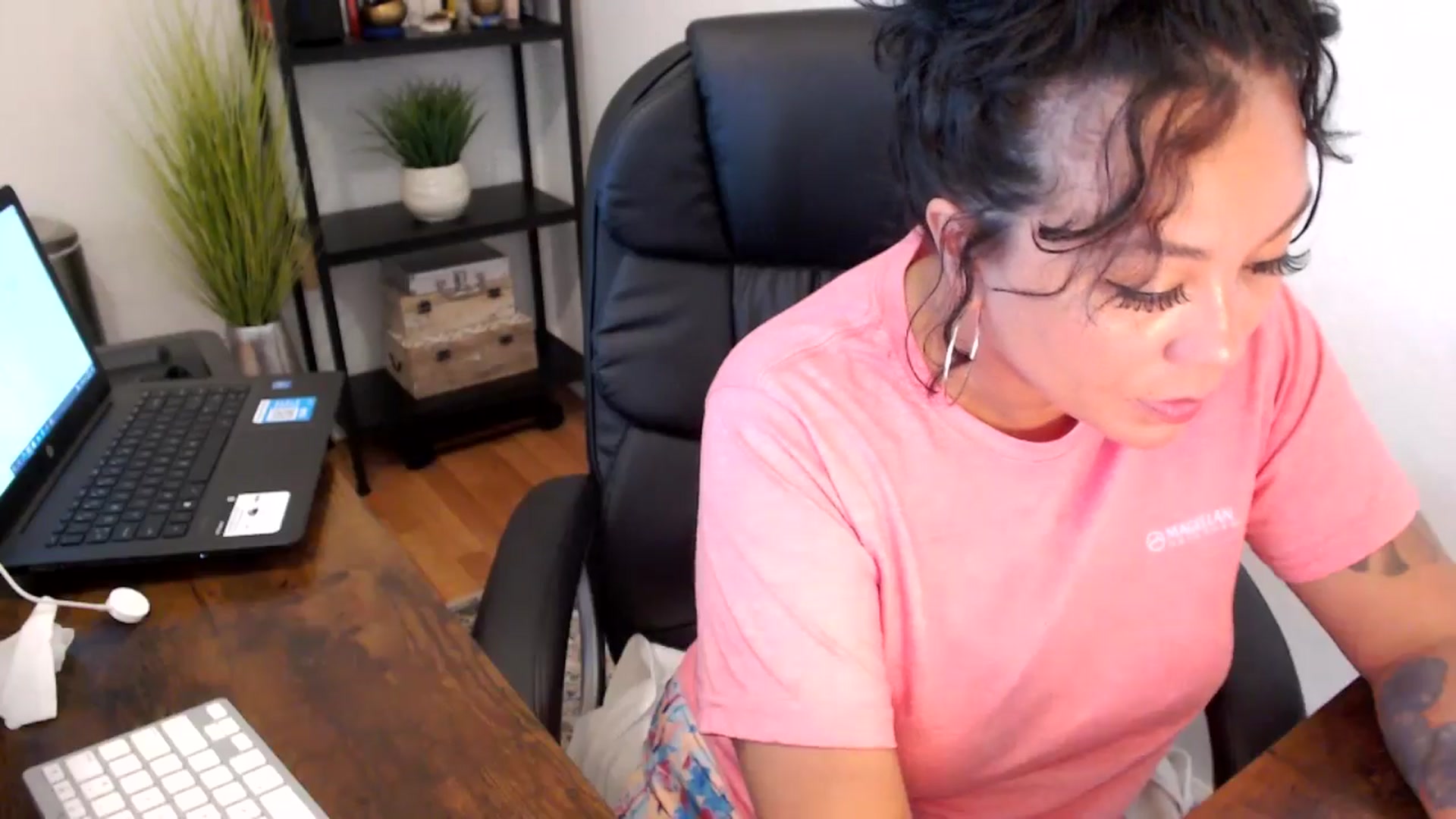 Gallery image thumbnail from MickaylaMoon's myfreecams stream on, 09/09/2024, 18:29 image 11 of 20