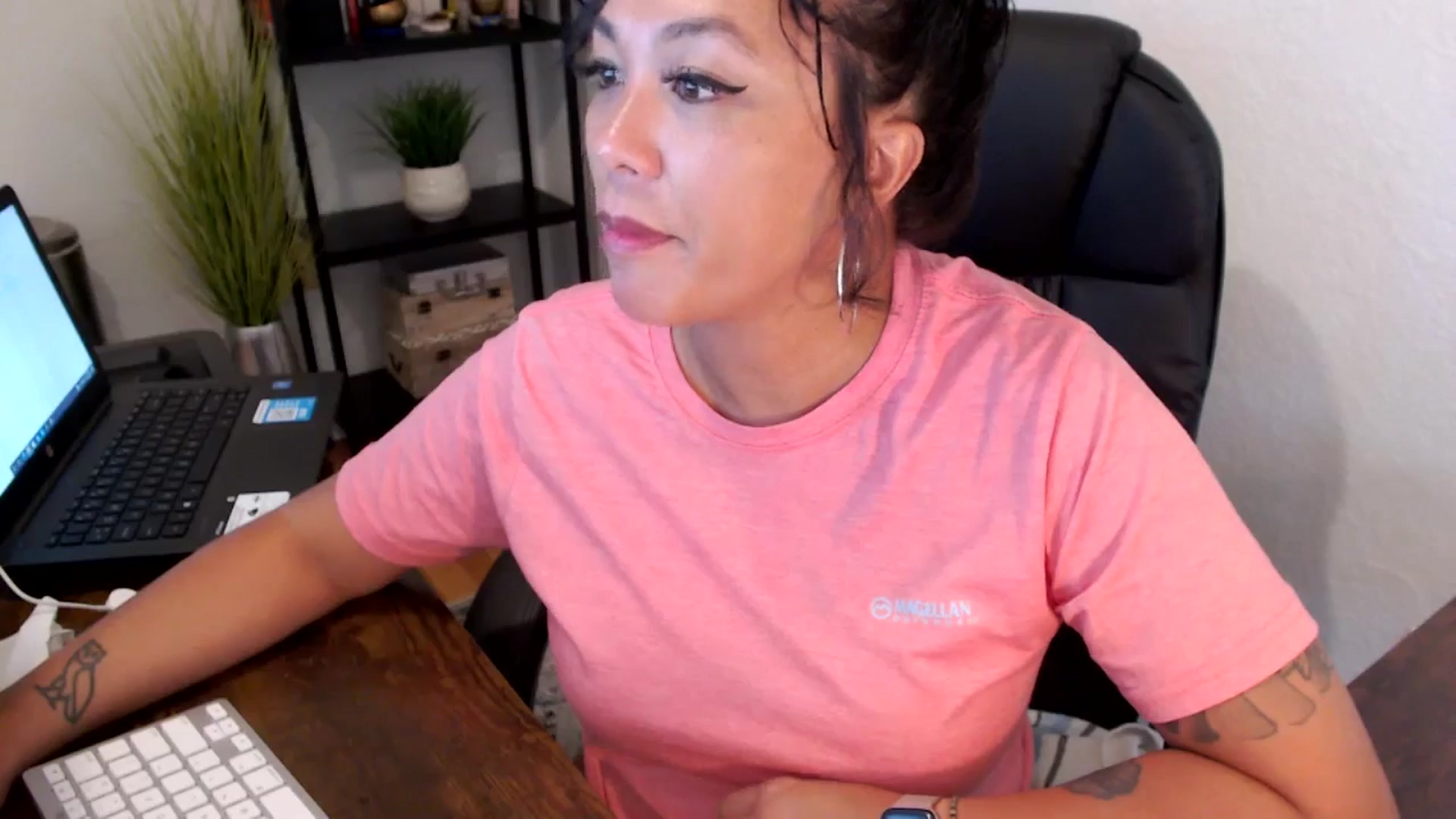 Gallery image thumbnail from MickaylaMoon's myfreecams stream on, 09/09/2024, 18:29 image 13 of 20