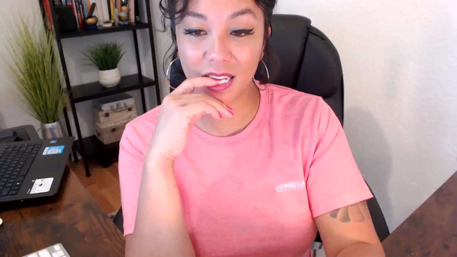 Gallery image thumbnail from MickaylaMoon's myfreecams stream on, 09/09/2024, 19:46 image 18 of 20