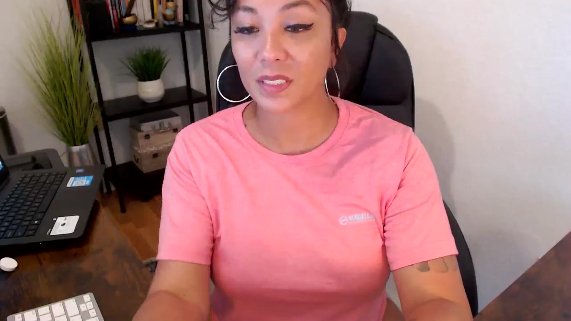 Gallery image thumbnail from MickaylaMoon's myfreecams stream on, 09/09/2024, 19:46 image 6 of 20