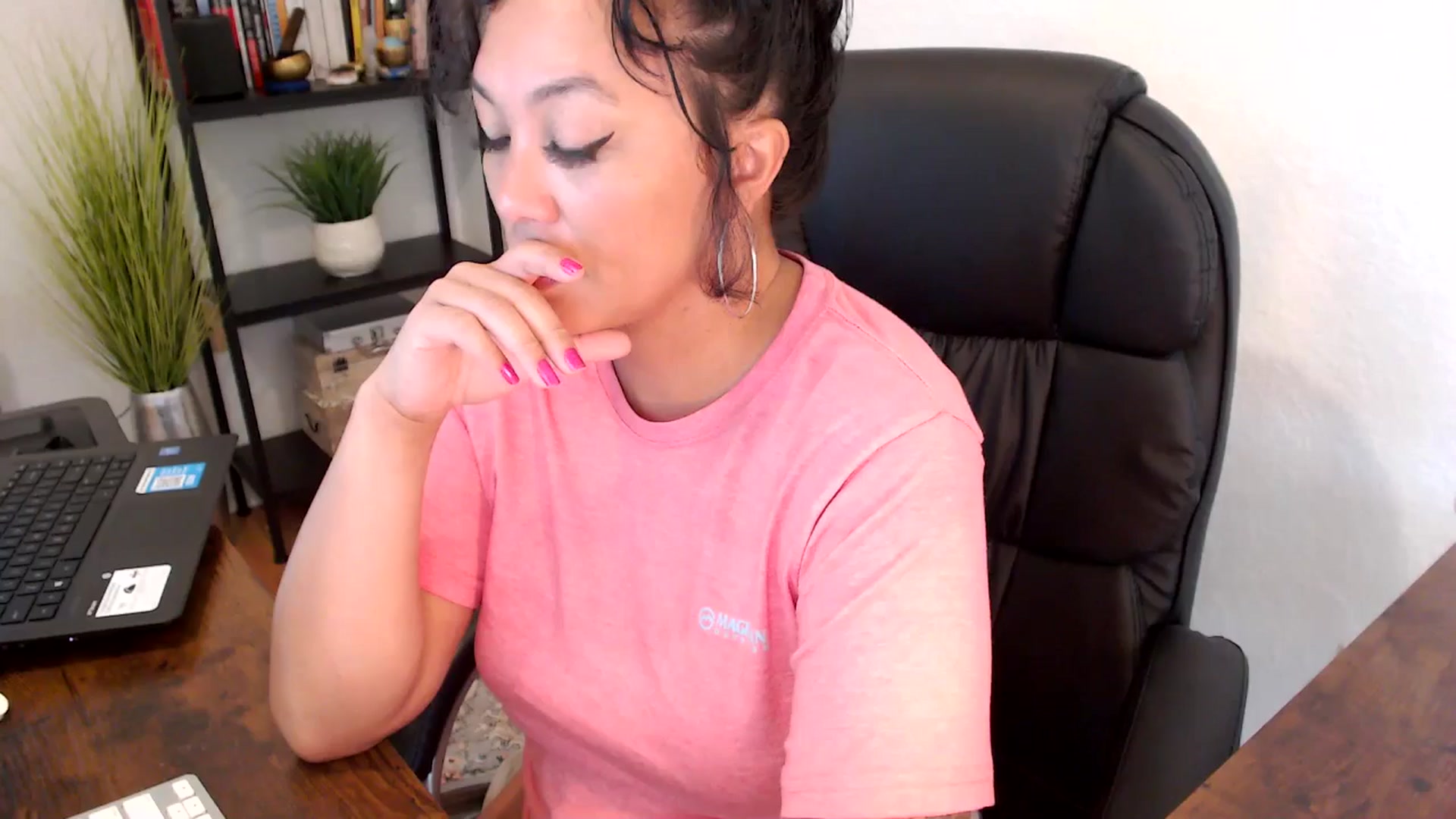 Gallery image thumbnail from MickaylaMoon's myfreecams stream on, 09/09/2024, 19:46 image 16 of 20