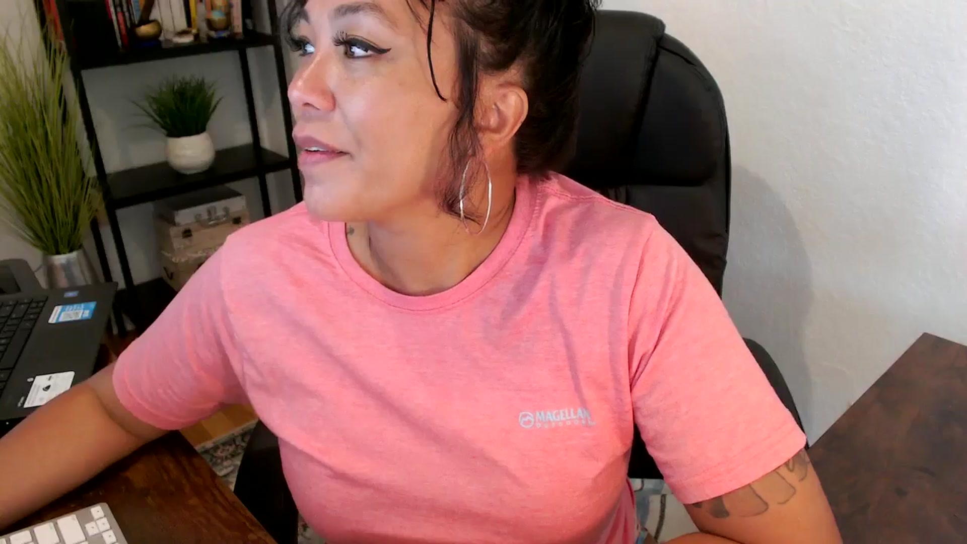 Gallery image thumbnail from MickaylaMoon's myfreecams stream on, 09/09/2024, 19:46 image 10 of 20
