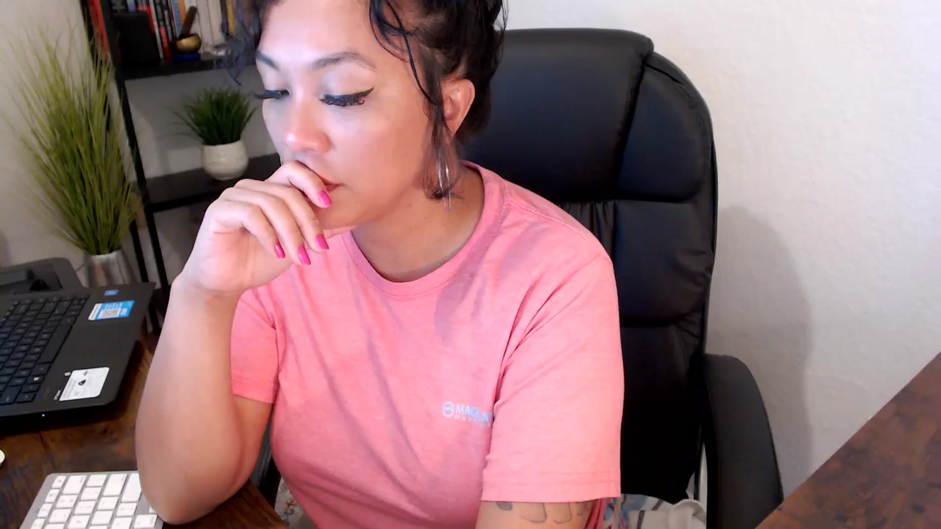 Gallery image thumbnail from MickaylaMoon's myfreecams stream on, 09/09/2024, 20:04 image 10 of 20