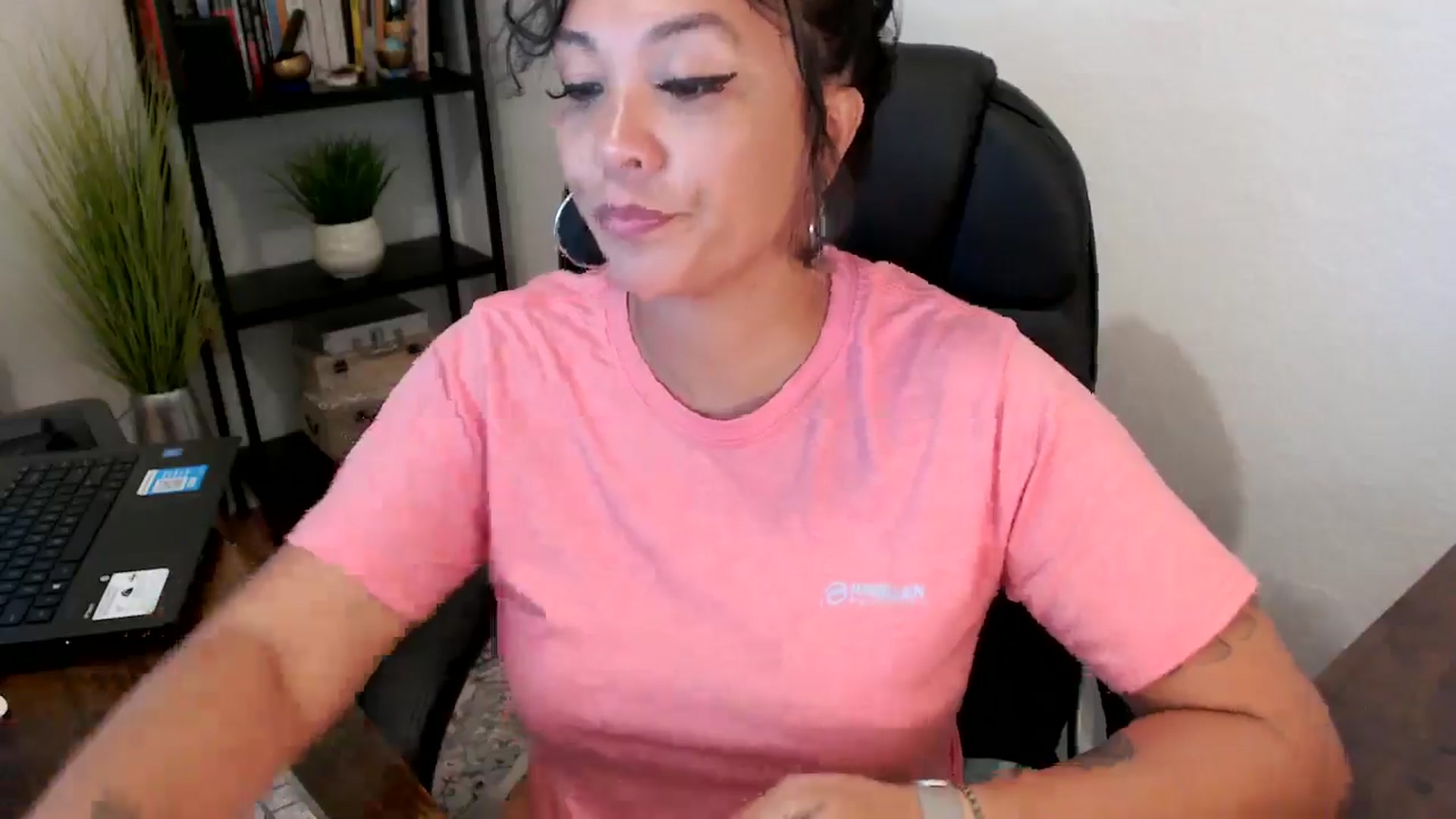 Gallery image thumbnail from MickaylaMoon's myfreecams stream on, 09/09/2024, 20:04 image 16 of 20