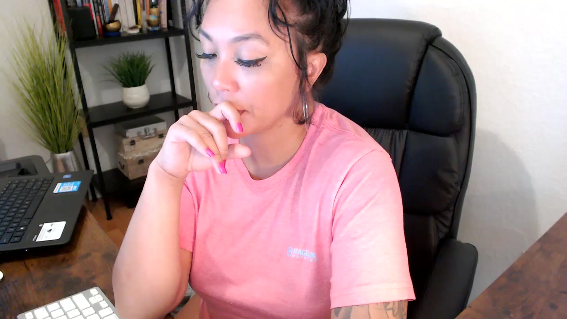 Gallery image thumbnail from MickaylaMoon's myfreecams stream on, 09/09/2024, 20:04 image 18 of 20