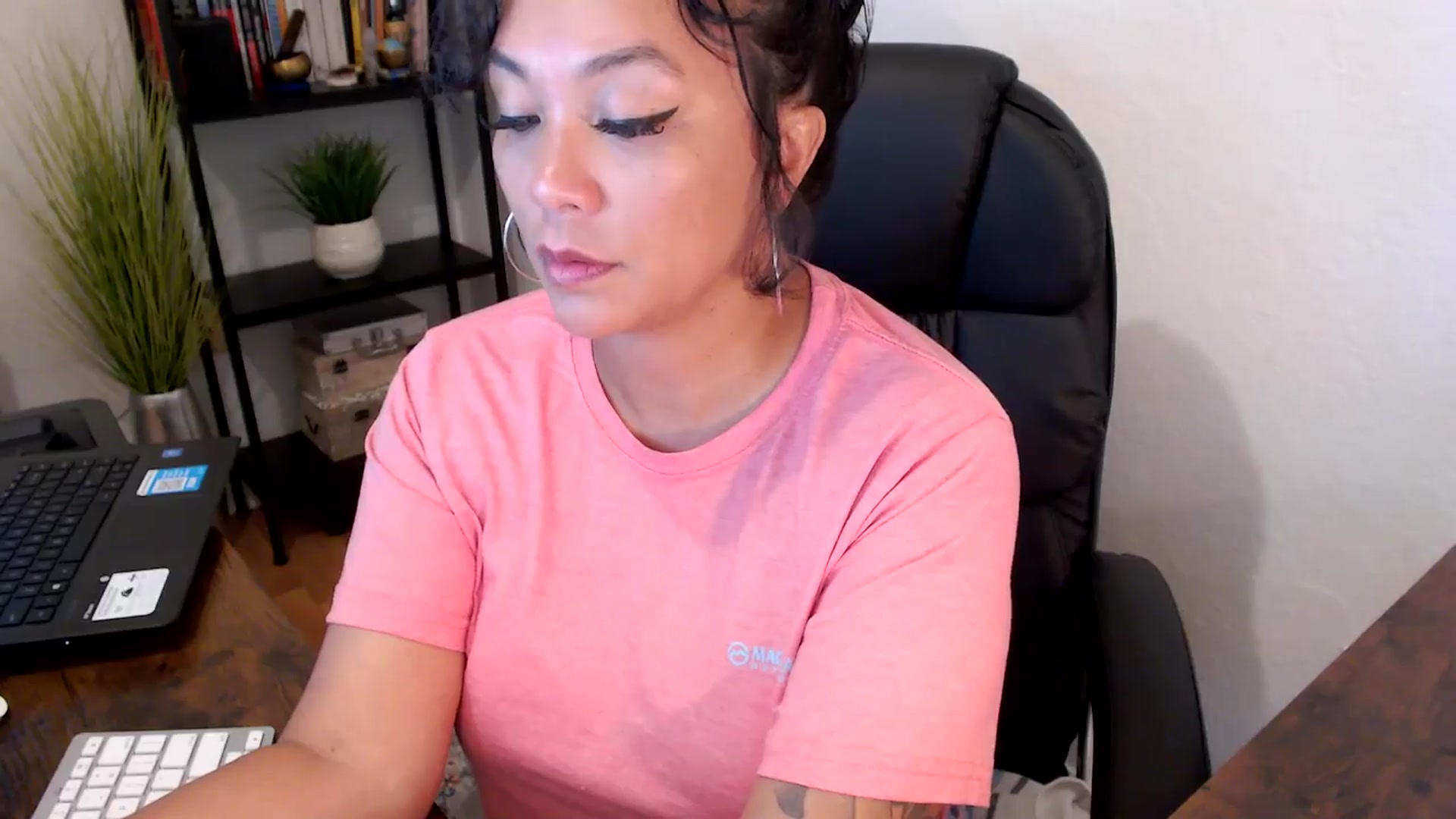 Gallery image thumbnail from MickaylaMoon's myfreecams stream on, 09/09/2024, 20:04 image 12 of 20