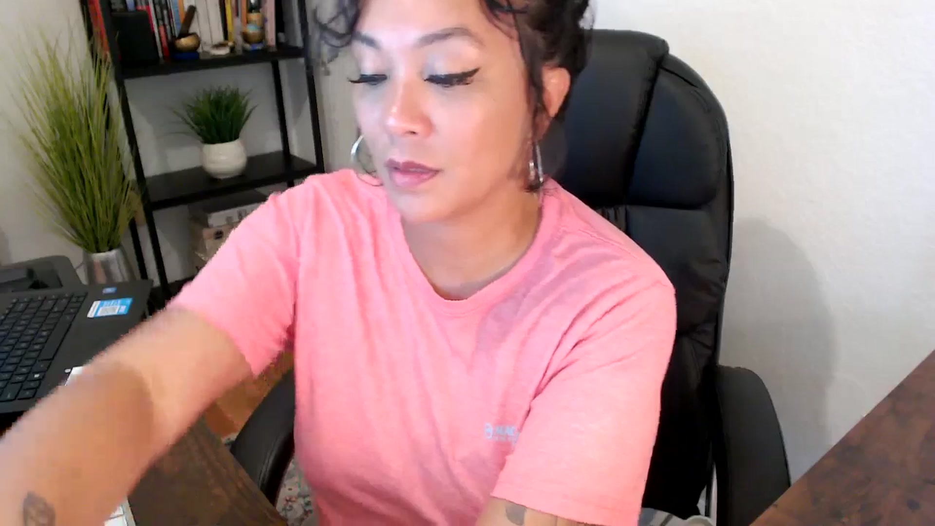 Gallery image thumbnail from MickaylaMoon's myfreecams stream on, 09/09/2024, 20:04 image 2 of 20