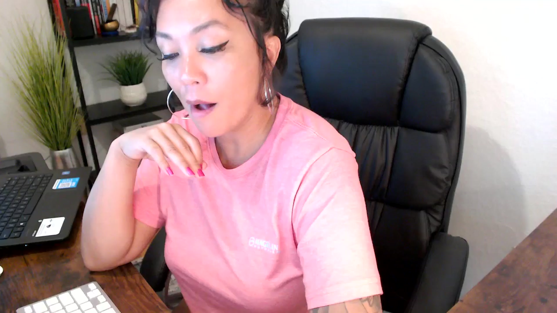 Gallery image thumbnail from MickaylaMoon's myfreecams stream on, 09/09/2024, 20:04 image 20 of 20