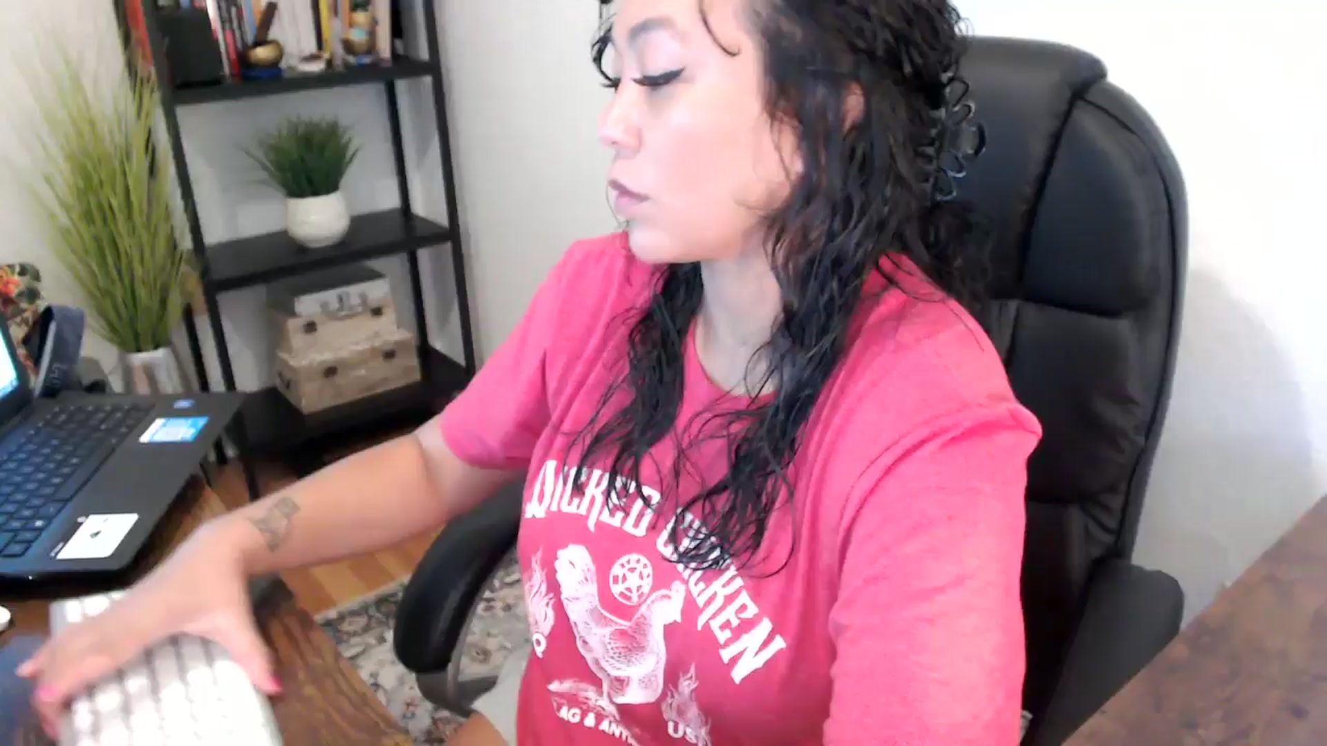 Gallery image thumbnail from MickaylaMoon's myfreecams stream on, 09/10/2024, 15:23 image 16 of 20