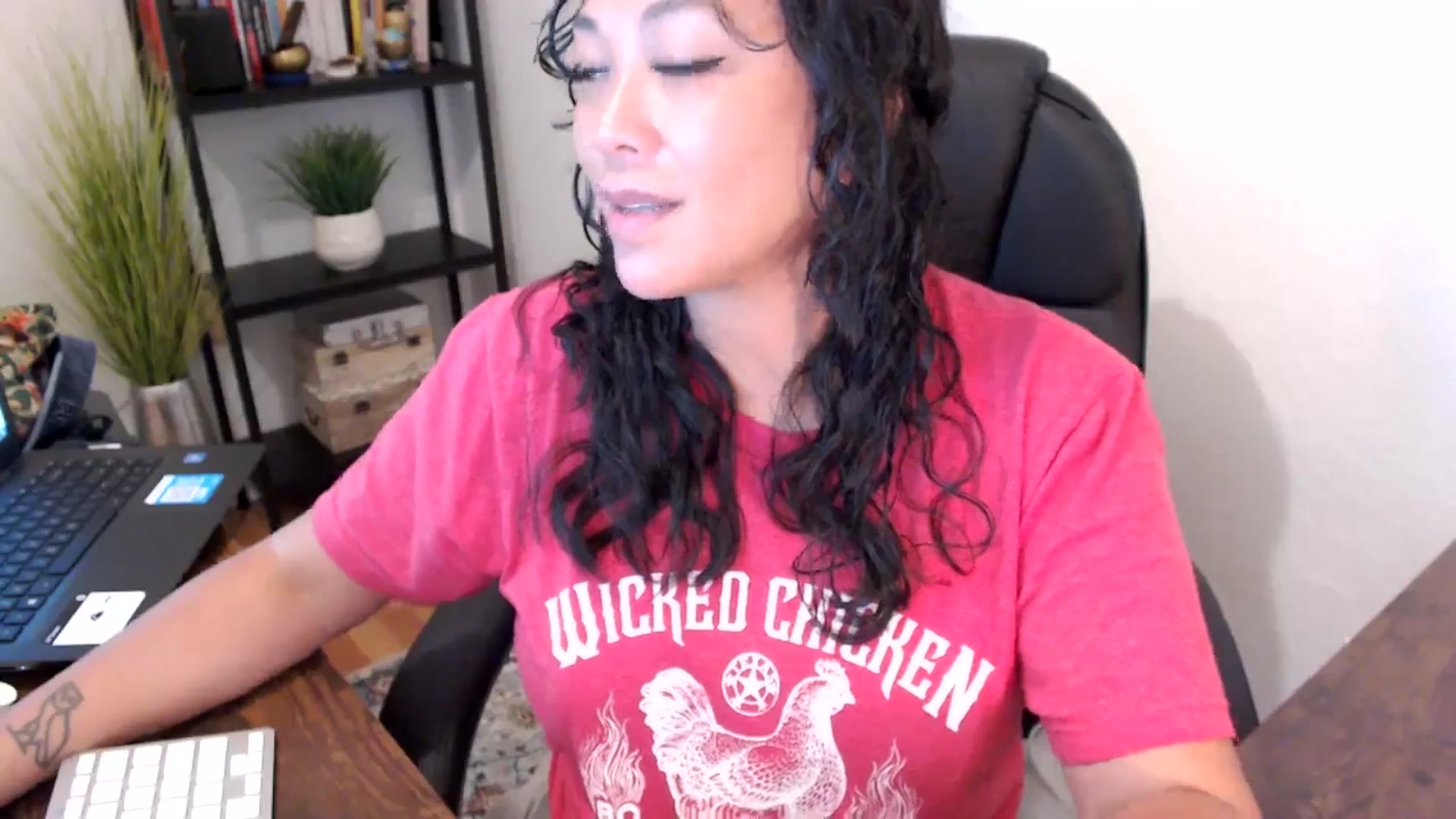 Gallery image thumbnail from MickaylaMoon's myfreecams stream on, 09/10/2024, 17:18 image 10 of 20