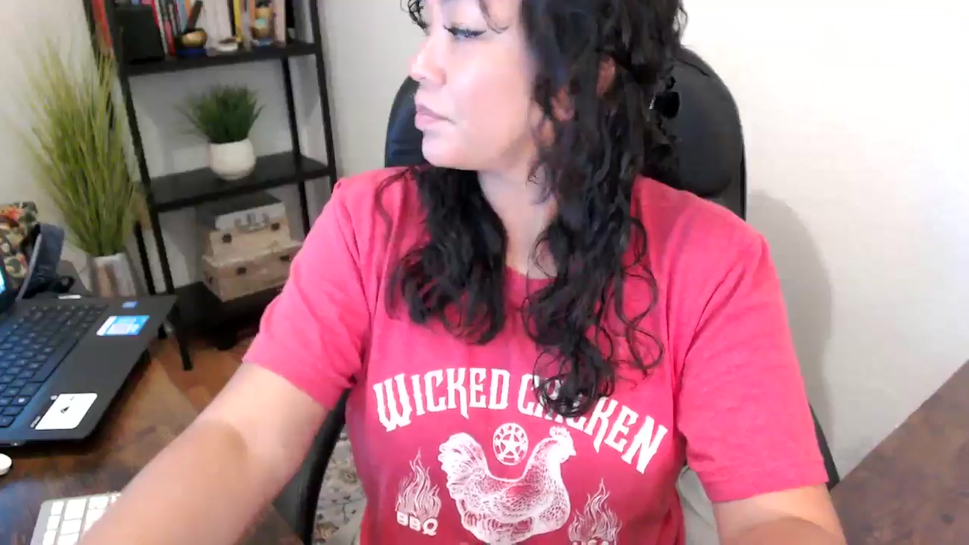 Gallery image thumbnail from MickaylaMoon's myfreecams stream on, 09/10/2024, 17:18 image 6 of 20