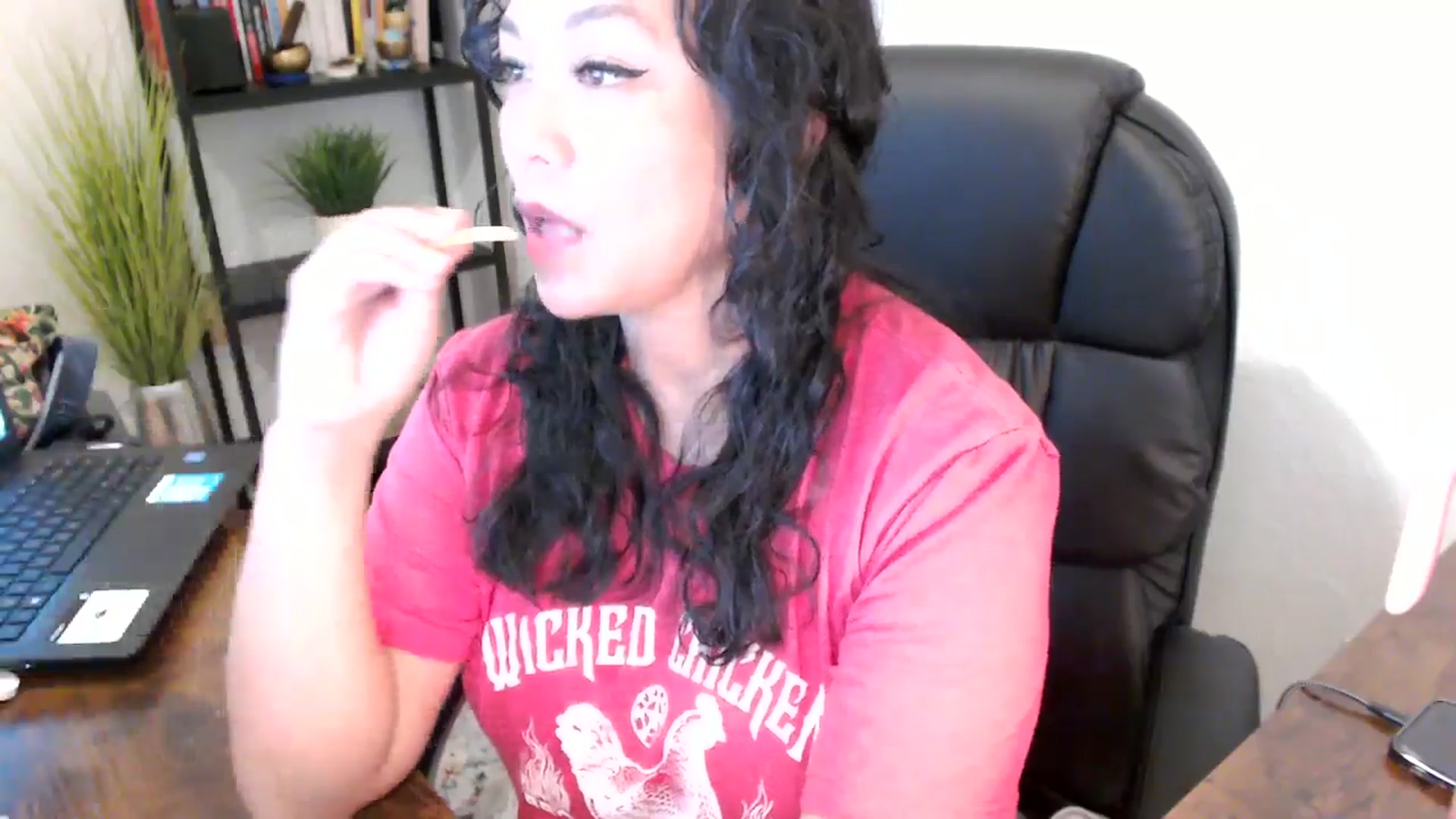 Gallery image thumbnail from MickaylaMoon's myfreecams stream on, 09/10/2024, 19:11 image 6 of 20