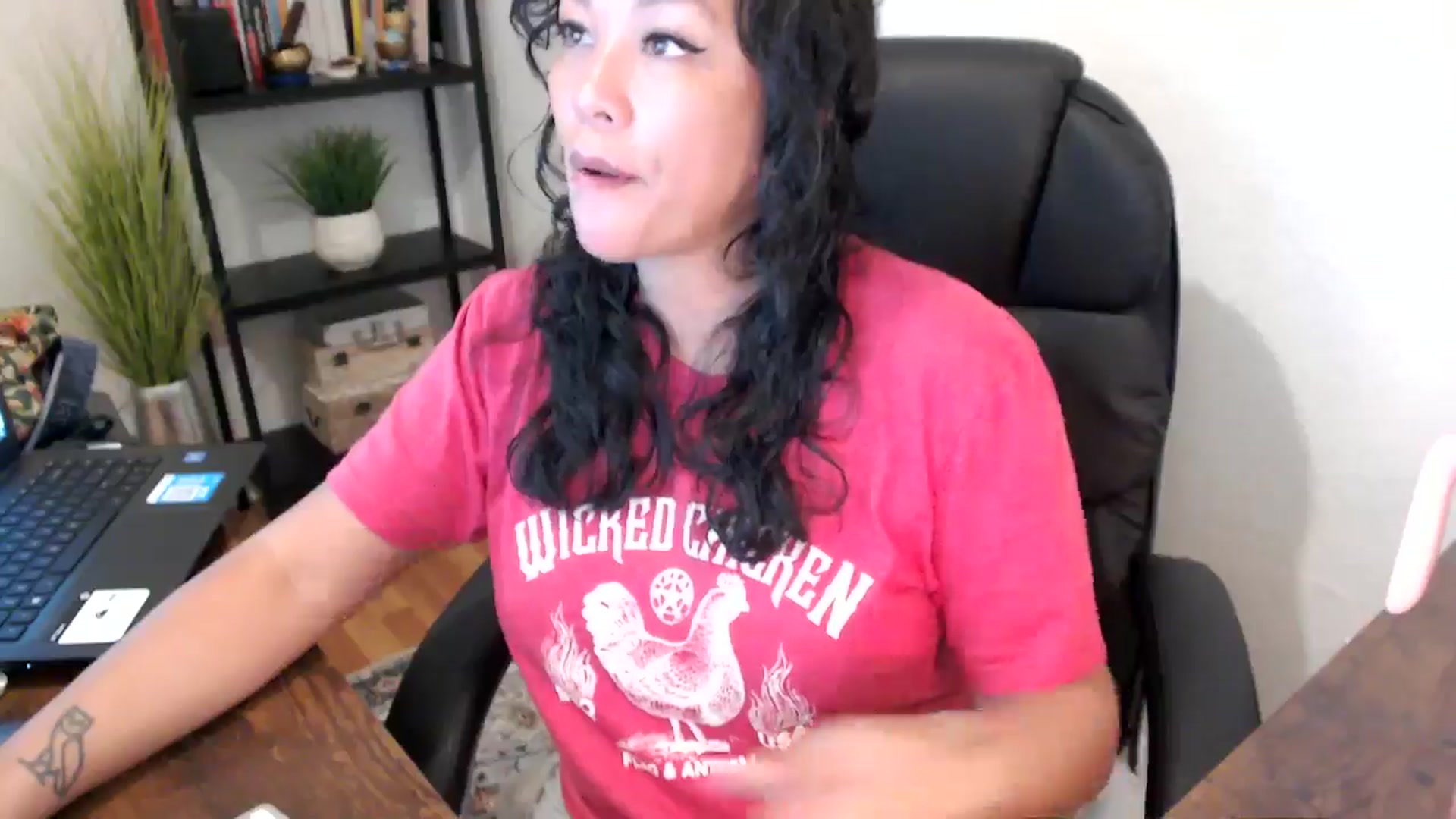 Gallery image thumbnail from MickaylaMoon's myfreecams stream on, 09/10/2024, 19:11 image 16 of 20