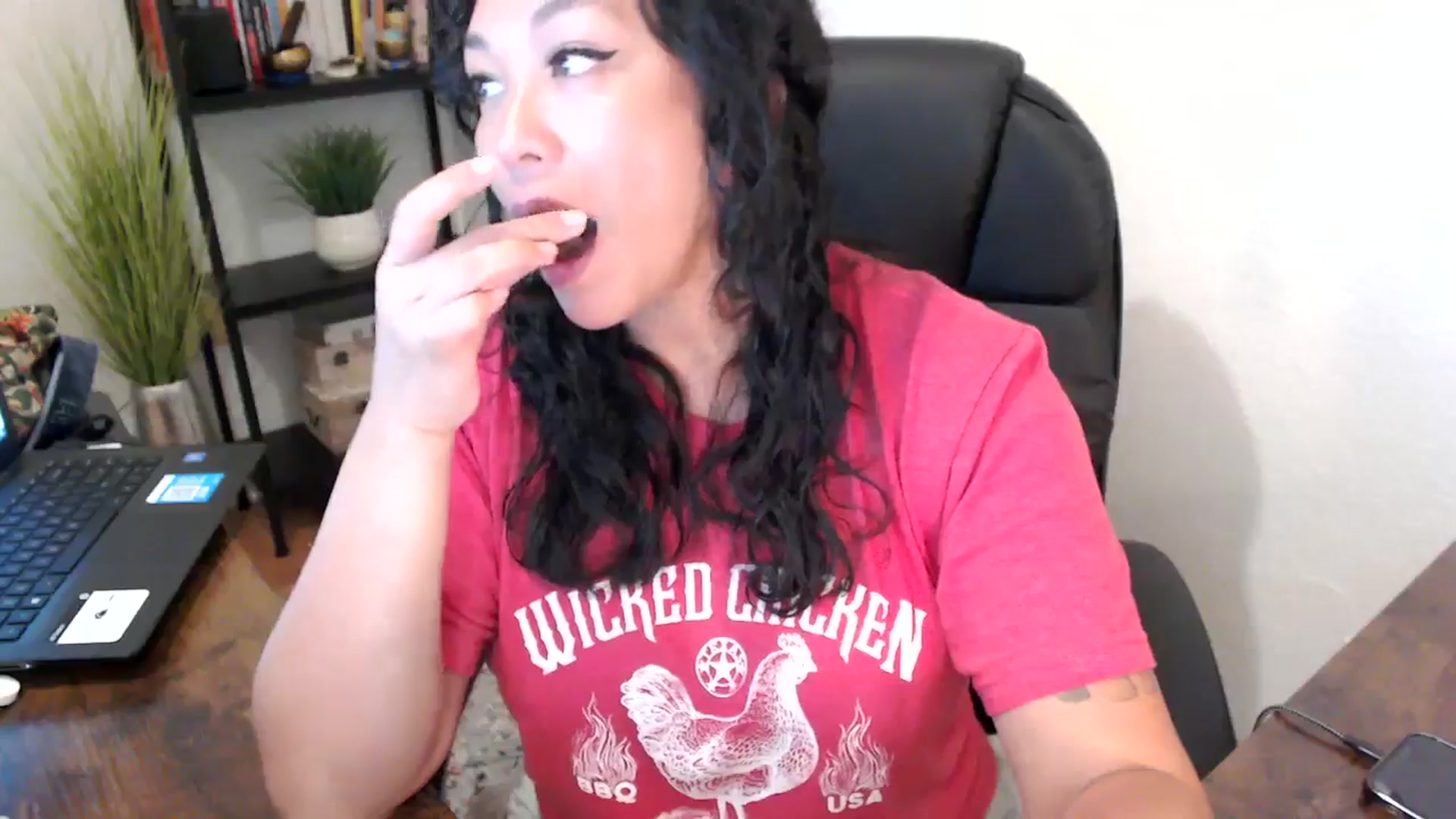 Gallery image thumbnail from MickaylaMoon's myfreecams stream on, 09/10/2024, 19:11 image 5 of 20