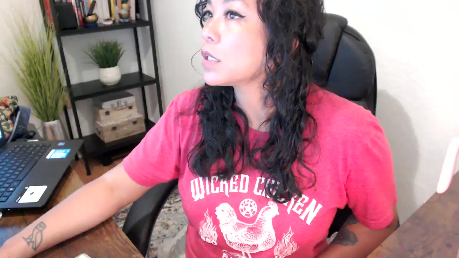 Gallery image thumbnail from MickaylaMoon's myfreecams stream on, 09/10/2024, 19:11 image 17 of 20