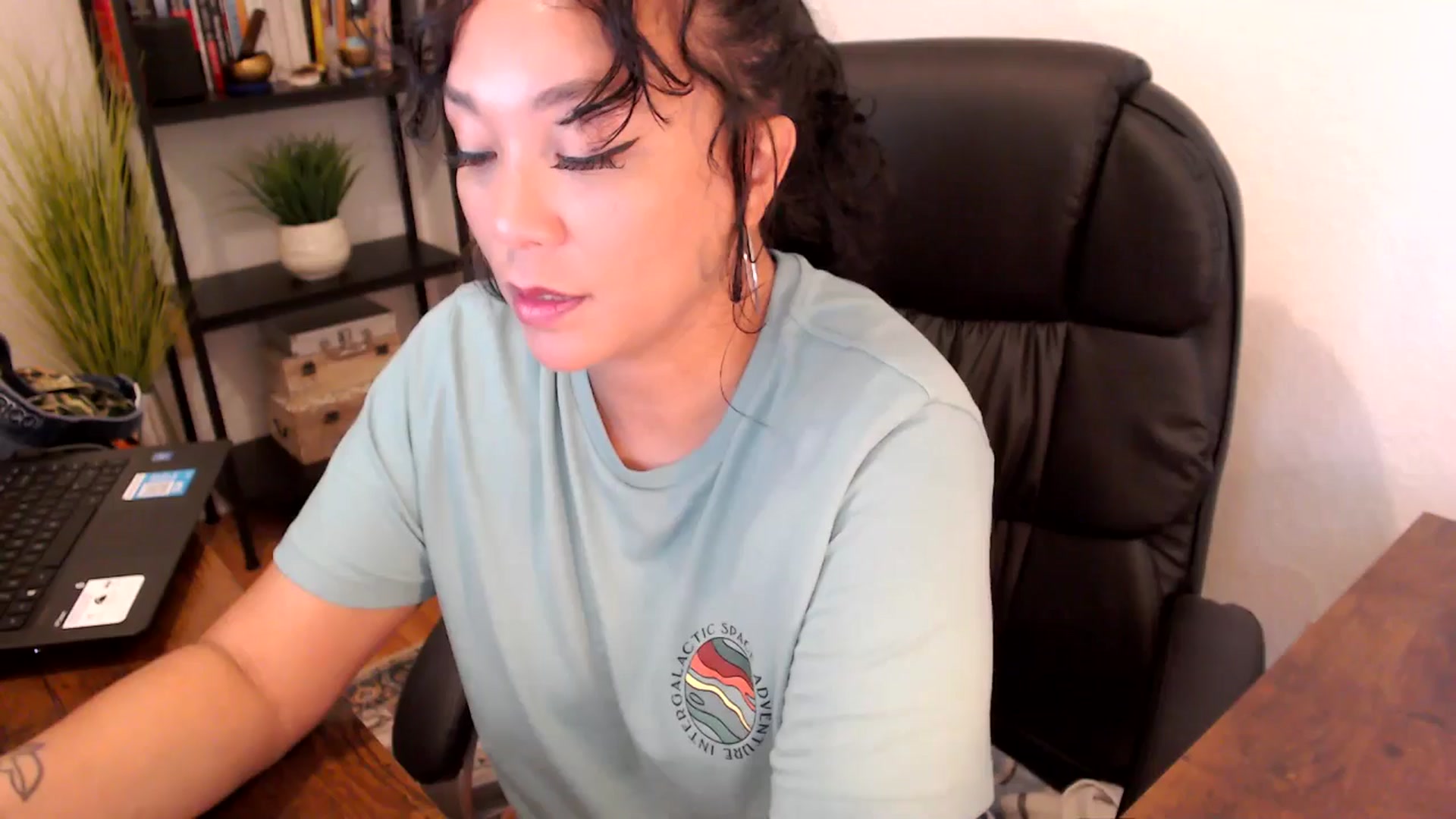 Gallery image thumbnail from MickaylaMoon's myfreecams stream on, 09/11/2024, 15:34 image 3 of 20