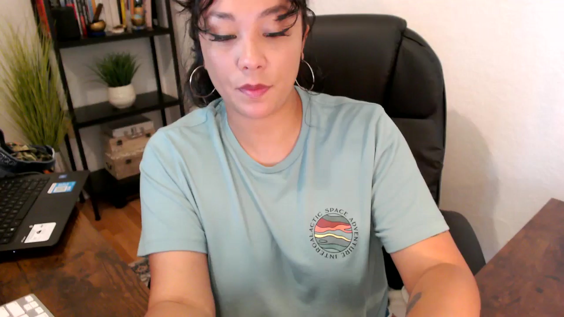 Gallery image thumbnail from MickaylaMoon's myfreecams stream on, 09/11/2024, 15:34 image 5 of 20
