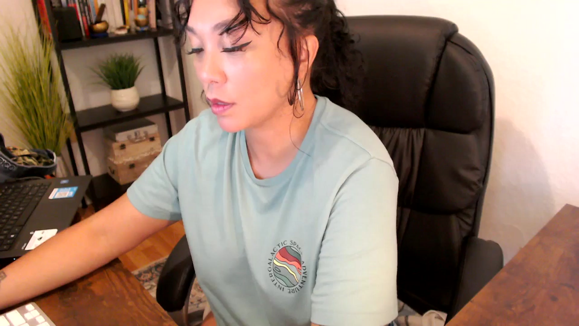 Gallery image thumbnail from MickaylaMoon's myfreecams stream on, 09/11/2024, 15:34 image 4 of 20
