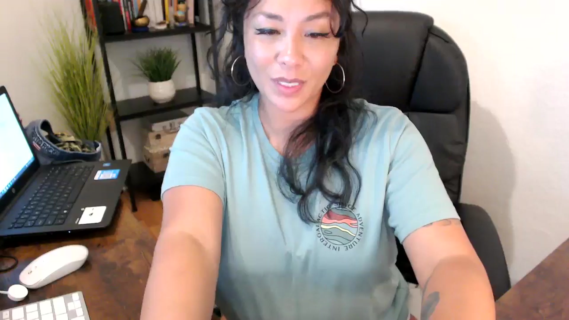 Gallery image thumbnail from MickaylaMoon's myfreecams stream on, 09/11/2024, 20:31 image 17 of 20