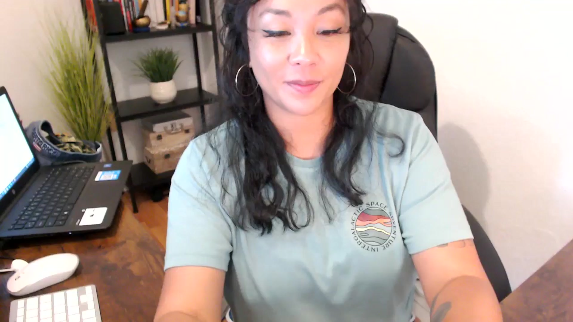 Gallery image thumbnail from MickaylaMoon's myfreecams stream on, 09/11/2024, 20:31 image 1 of 20