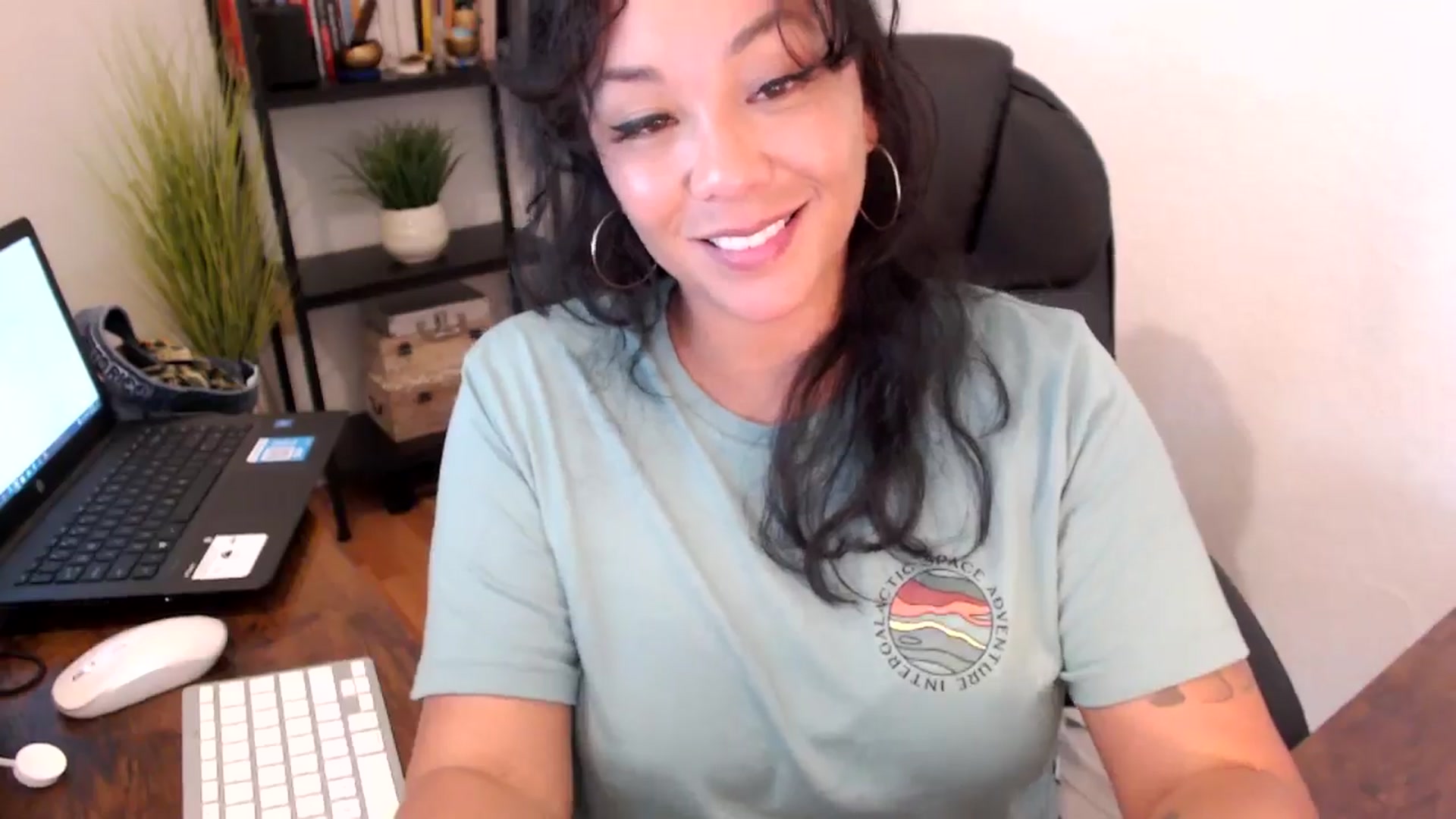 Gallery image thumbnail from MickaylaMoon's myfreecams stream on, 09/11/2024, 20:59 image 9 of 20