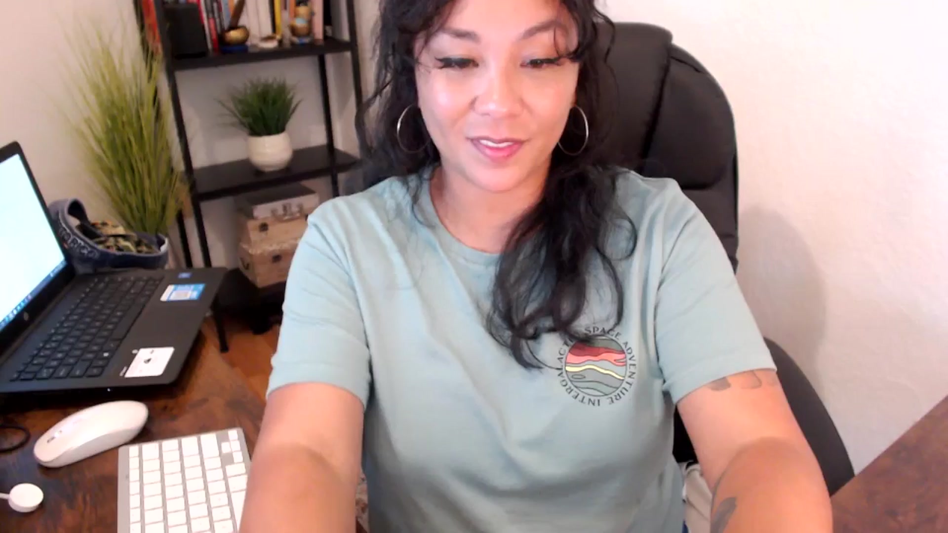 Gallery image thumbnail from MickaylaMoon's myfreecams stream on, 09/11/2024, 20:59 image 10 of 20