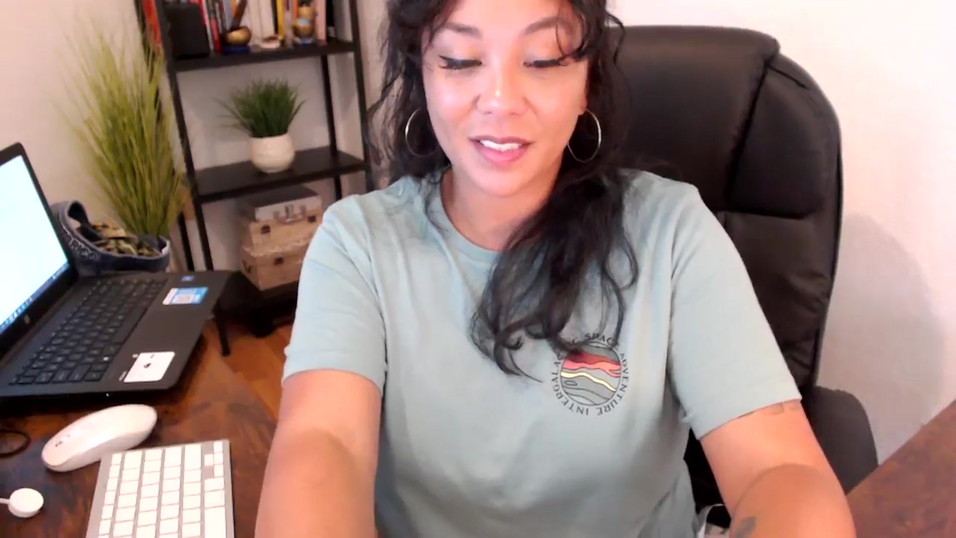 Gallery image thumbnail from MickaylaMoon's myfreecams stream on, 09/11/2024, 20:59 image 4 of 20