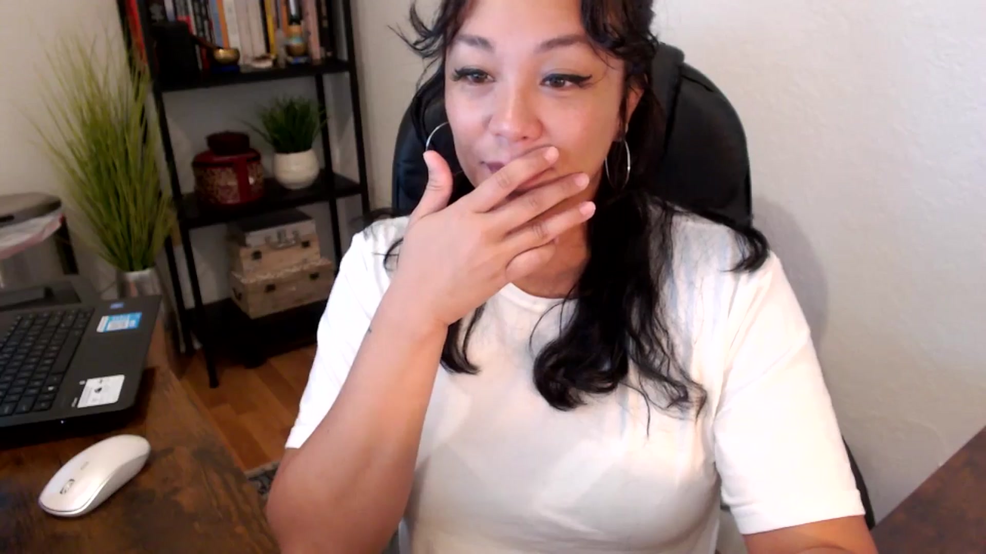 Gallery image thumbnail from MickaylaMoon's myfreecams stream on, 09/12/2024, 14:33 image 17 of 20