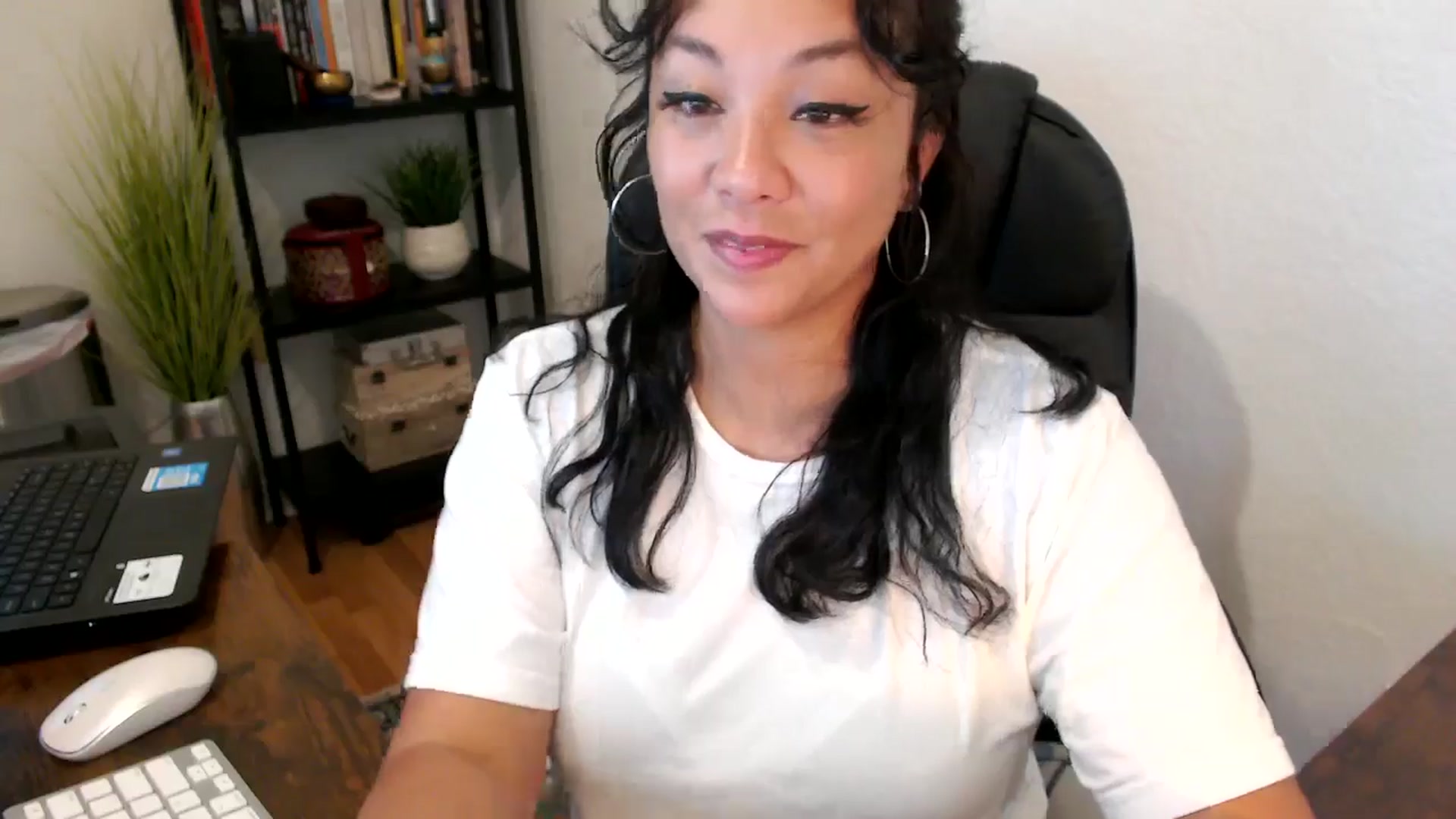 Gallery image thumbnail from MickaylaMoon's myfreecams stream on, 09/12/2024, 14:33 image 20 of 20