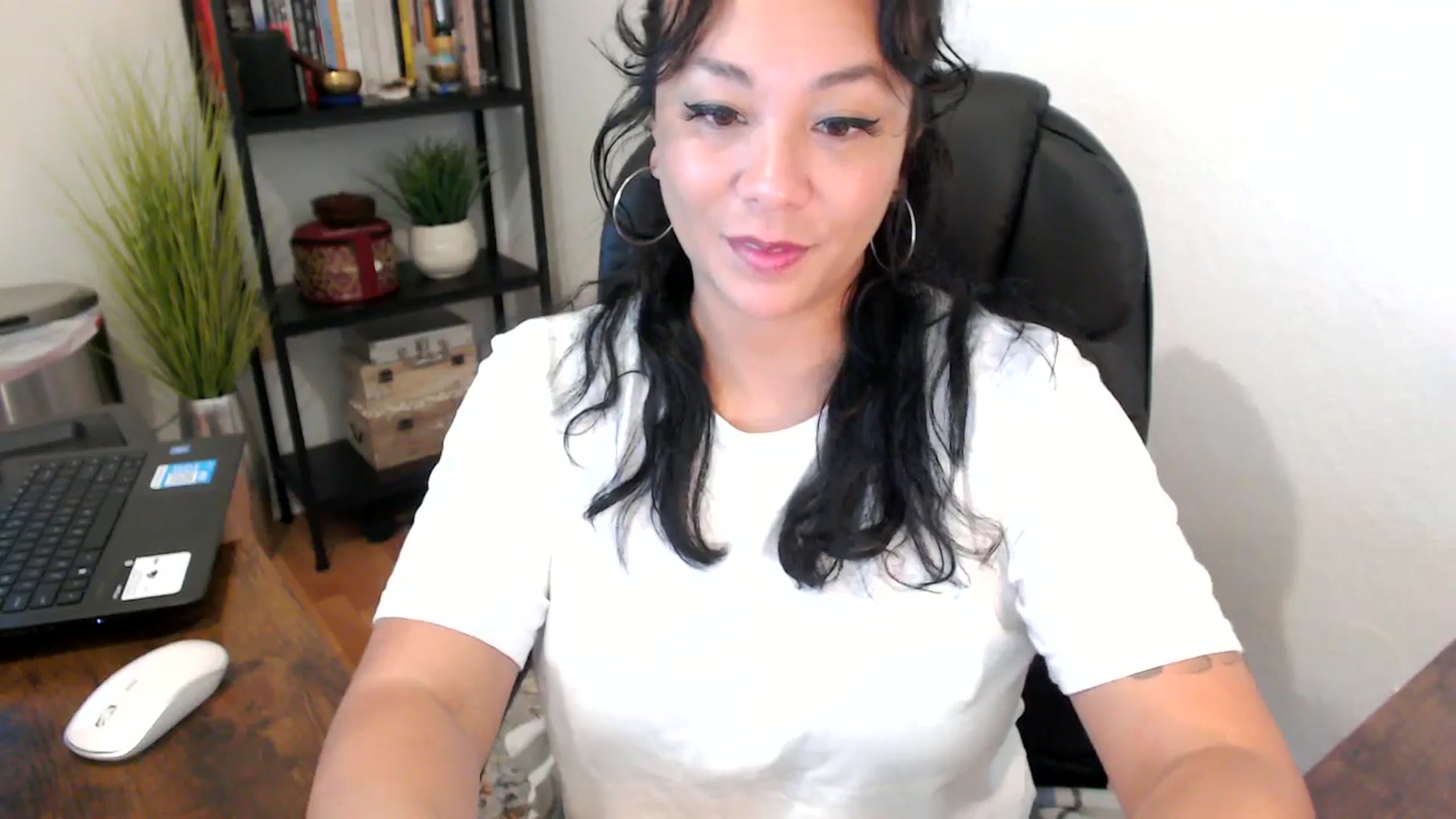 Gallery image thumbnail from MickaylaMoon's myfreecams stream on, 09/12/2024, 14:33 image 5 of 20