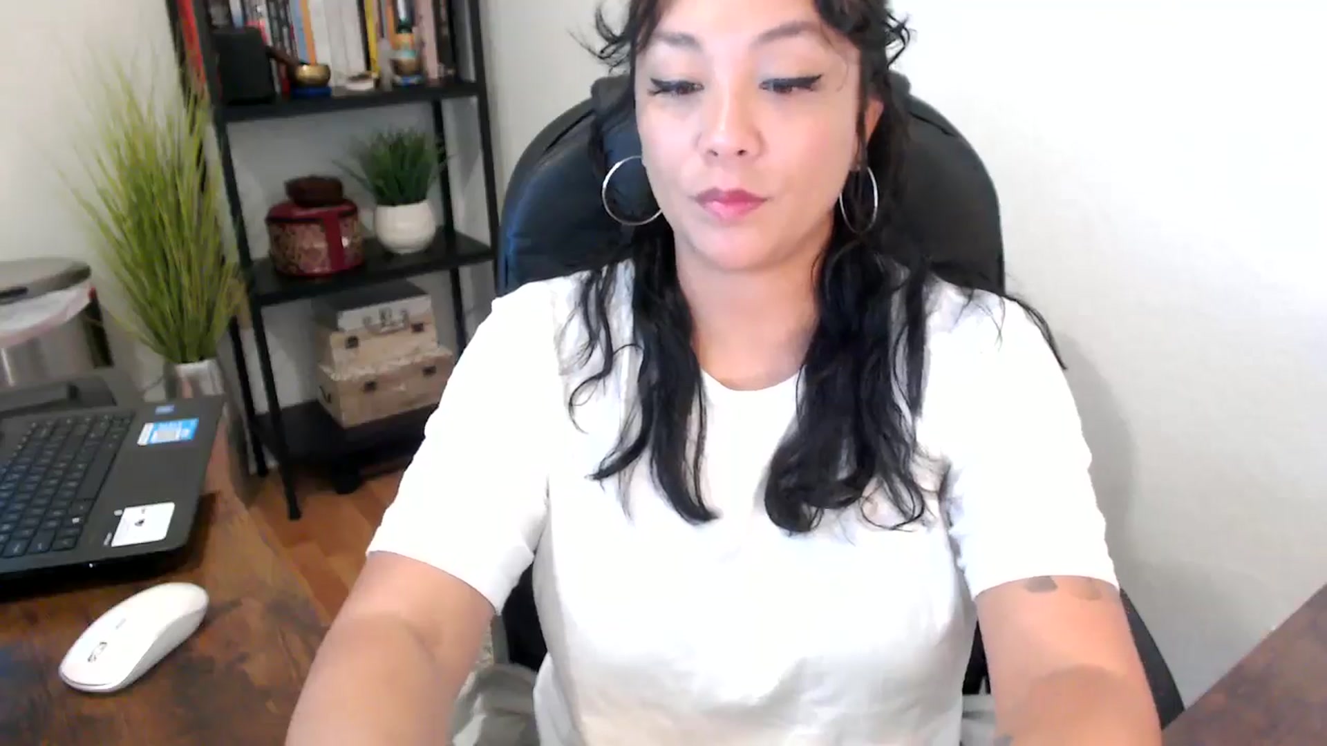 Gallery image thumbnail from MickaylaMoon's myfreecams stream on, 09/12/2024, 14:33 image 4 of 20