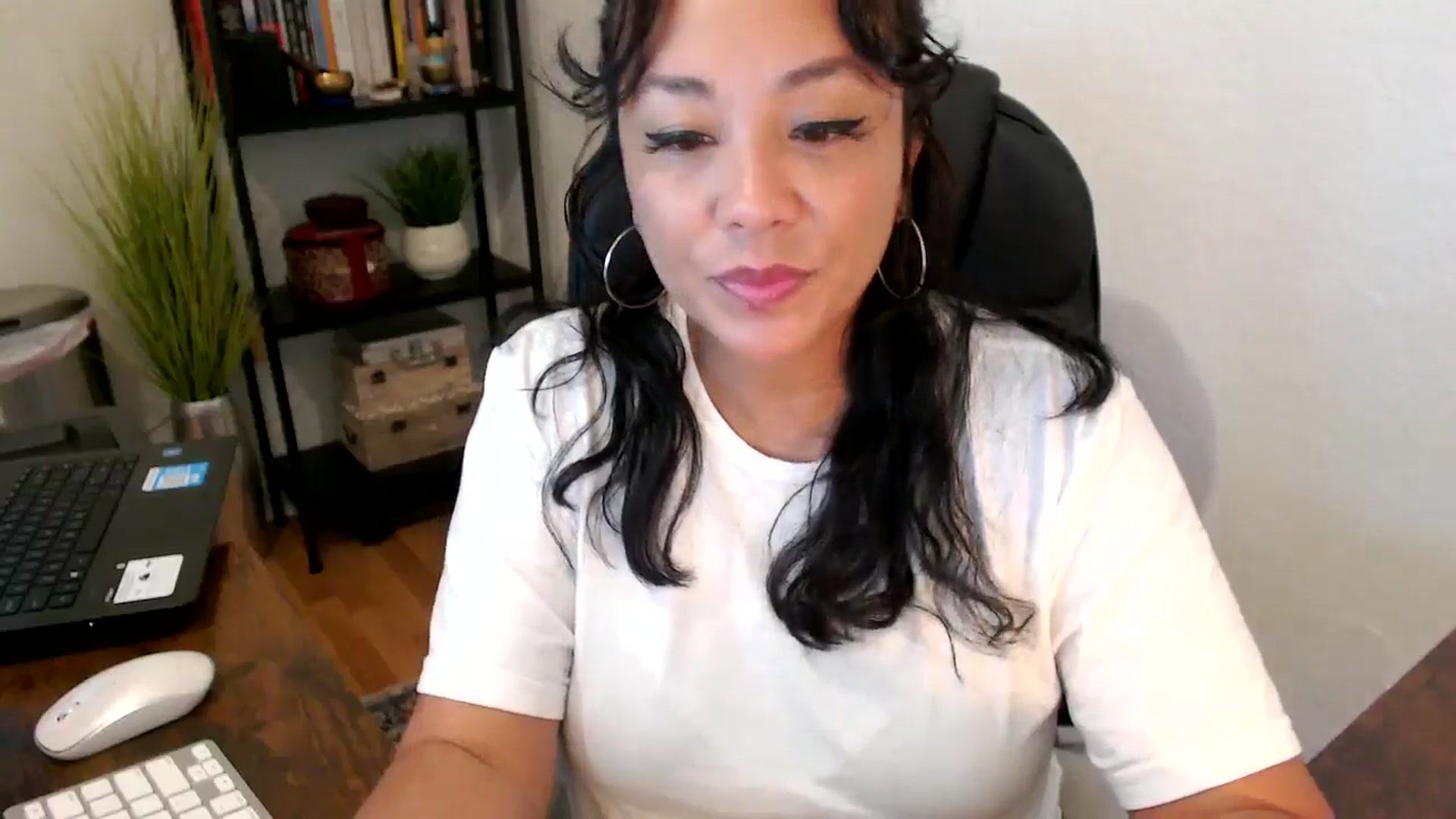 Gallery image thumbnail from MickaylaMoon's myfreecams stream on, 09/12/2024, 14:33 image 19 of 20