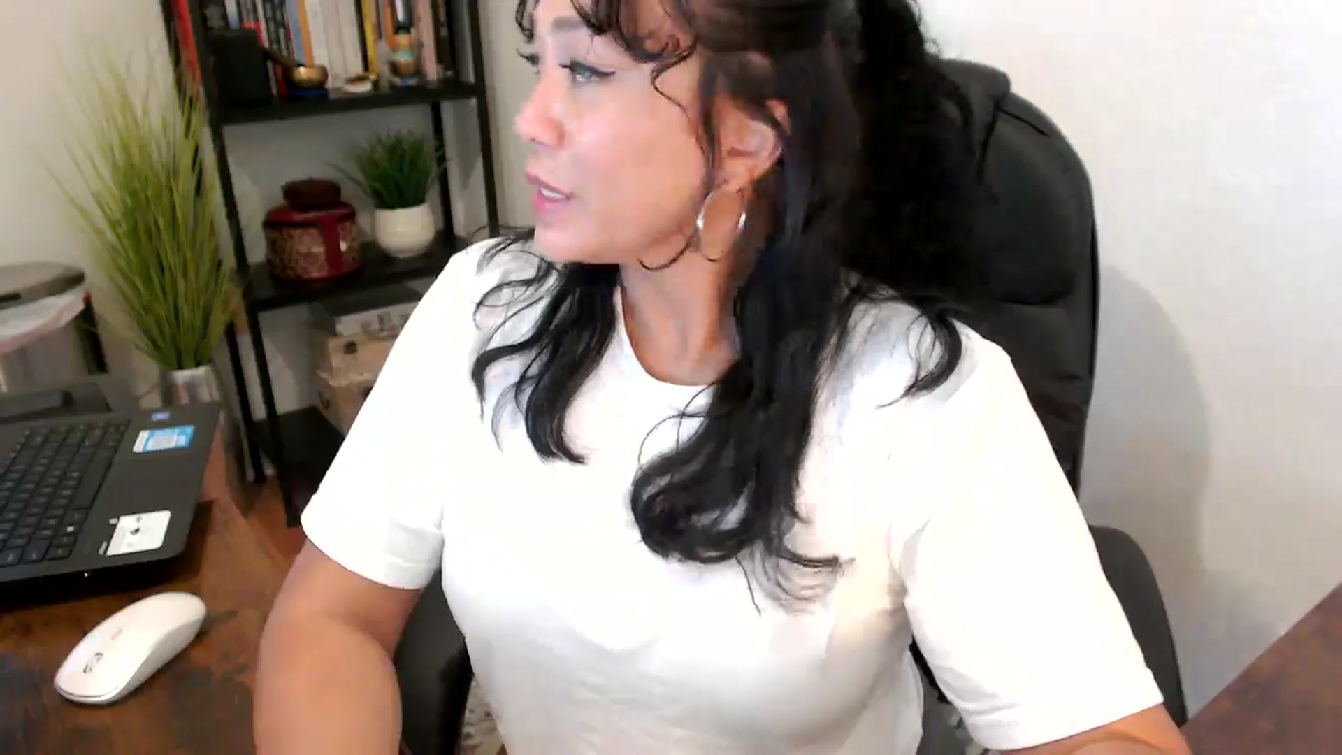 Gallery image thumbnail from MickaylaMoon's myfreecams stream on, 09/12/2024, 14:33 image 15 of 20