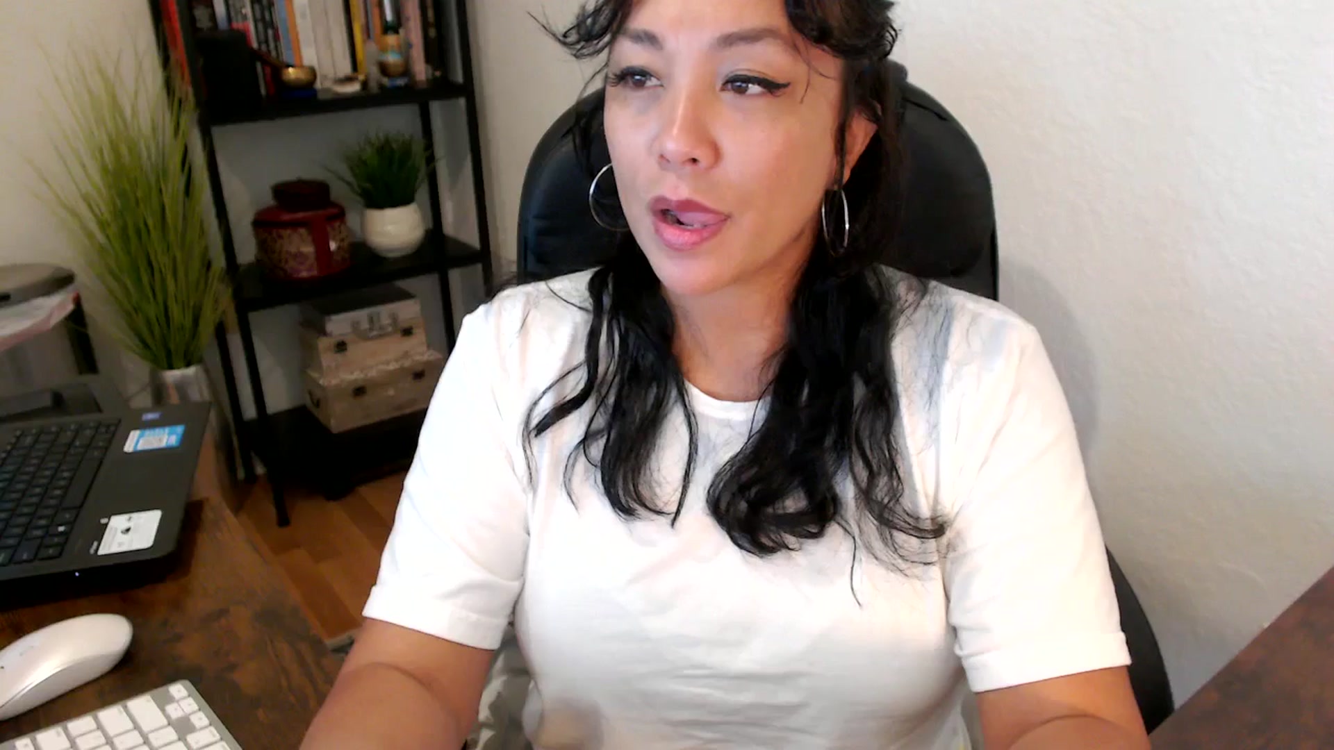 Gallery image thumbnail from MickaylaMoon's myfreecams stream on, 09/12/2024, 14:55 image 10 of 20