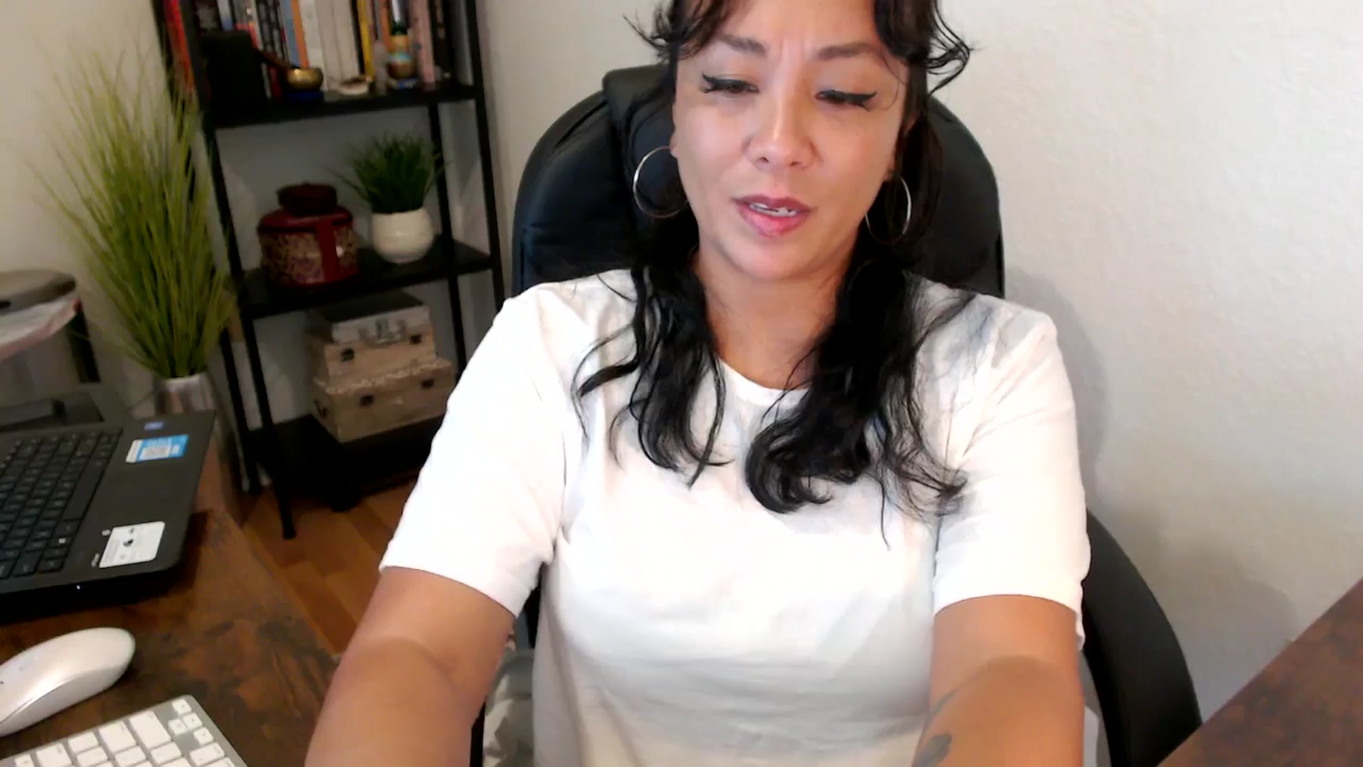 Gallery image thumbnail from MickaylaMoon's myfreecams stream on, 09/12/2024, 14:55 image 12 of 20