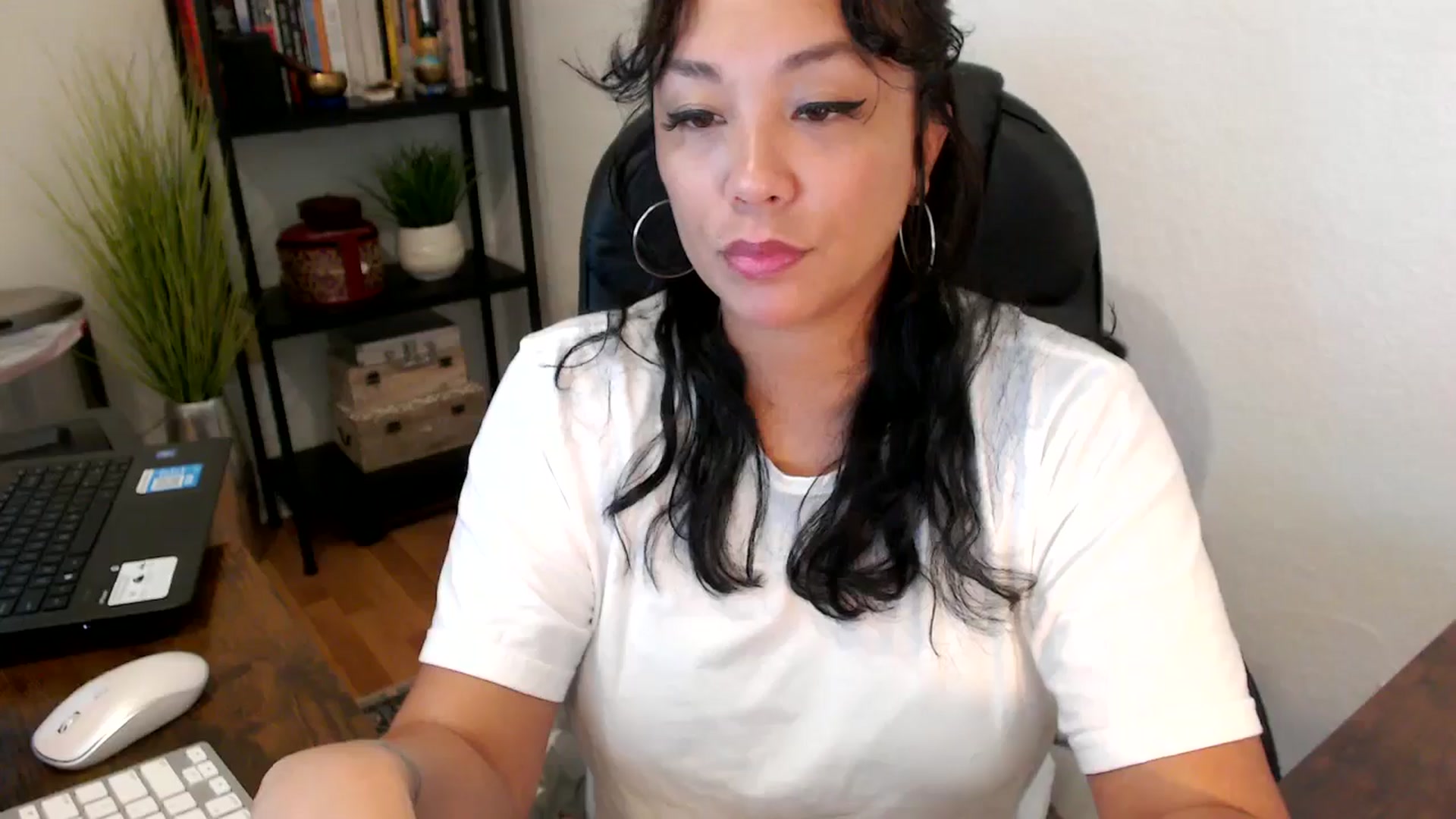 Gallery image thumbnail from MickaylaMoon's myfreecams stream on, 09/12/2024, 14:55 image 5 of 20