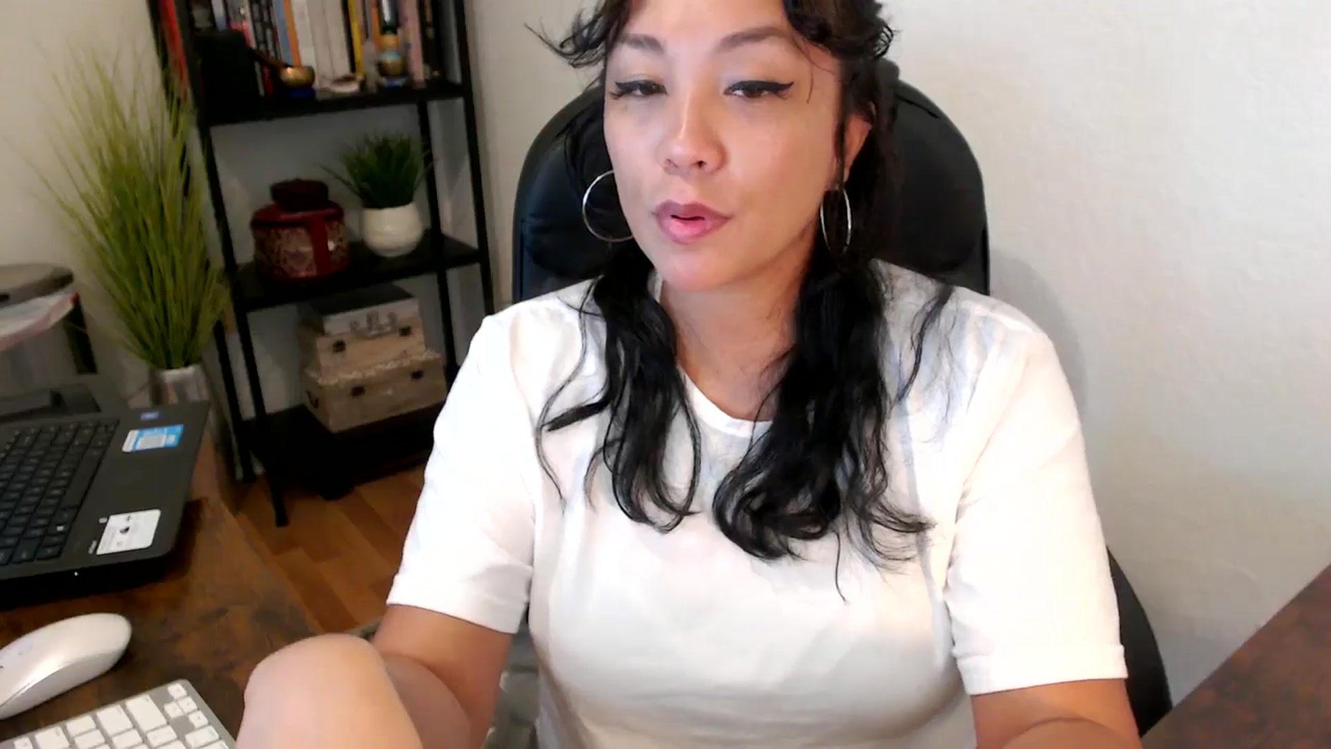 Gallery image thumbnail from MickaylaMoon's myfreecams stream on, 09/12/2024, 14:55 image 15 of 20