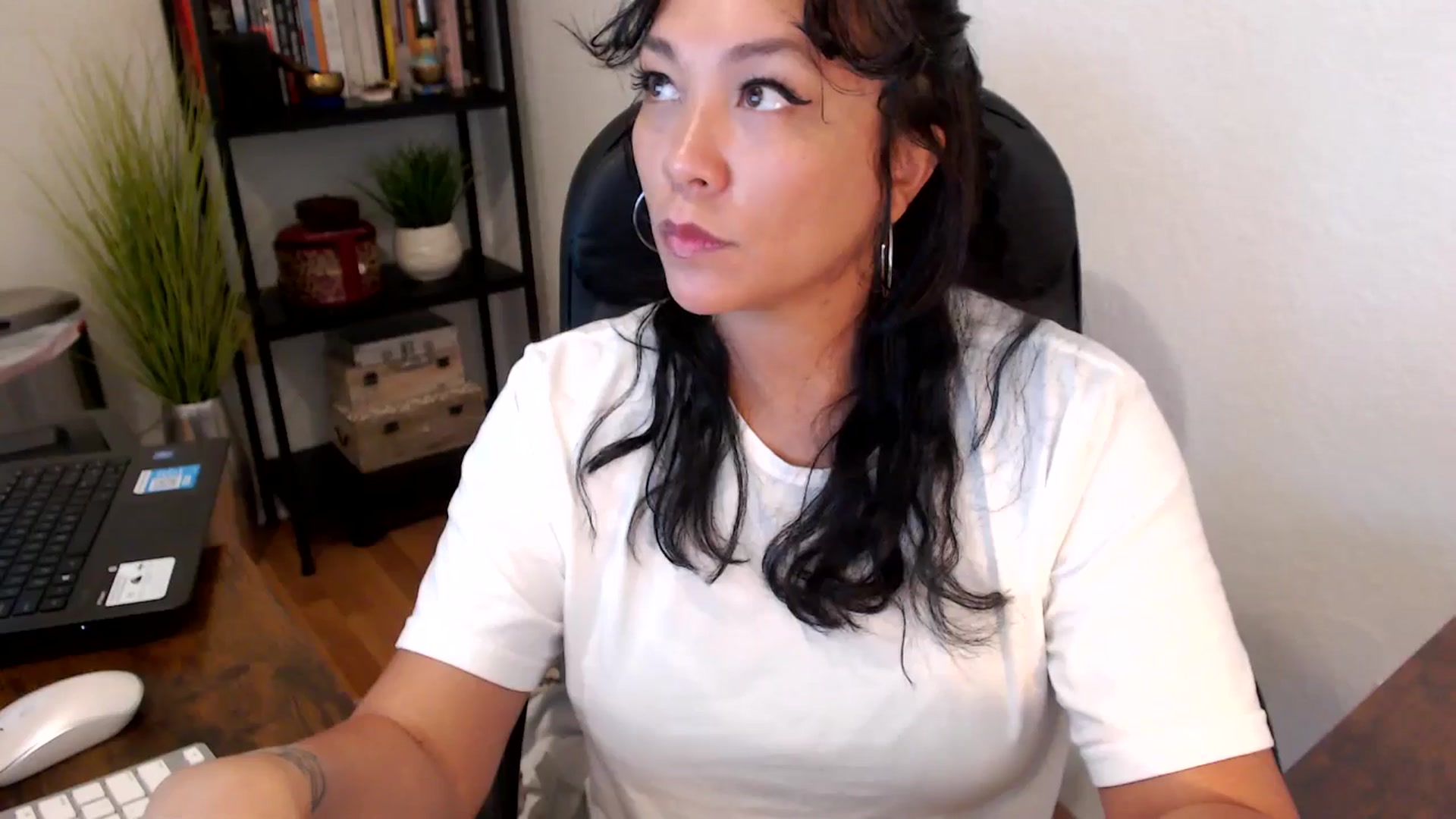 Gallery image thumbnail from MickaylaMoon's myfreecams stream on, 09/12/2024, 14:55 image 17 of 20